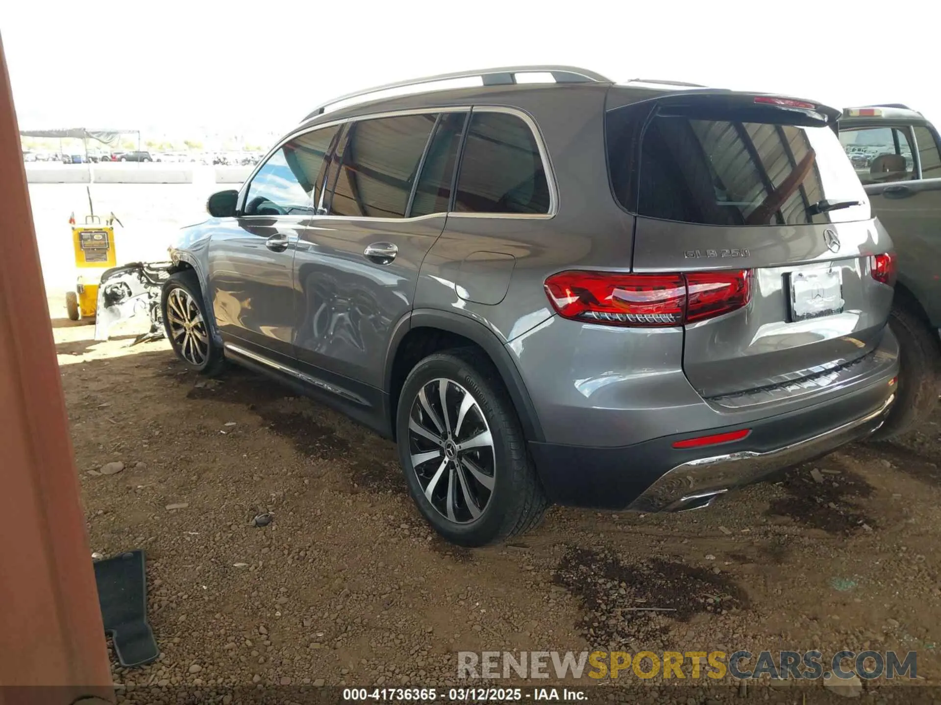 3 Photograph of a damaged car W1N4M4GB2NW236702 MERCEDES-BENZ GLB 250 2022