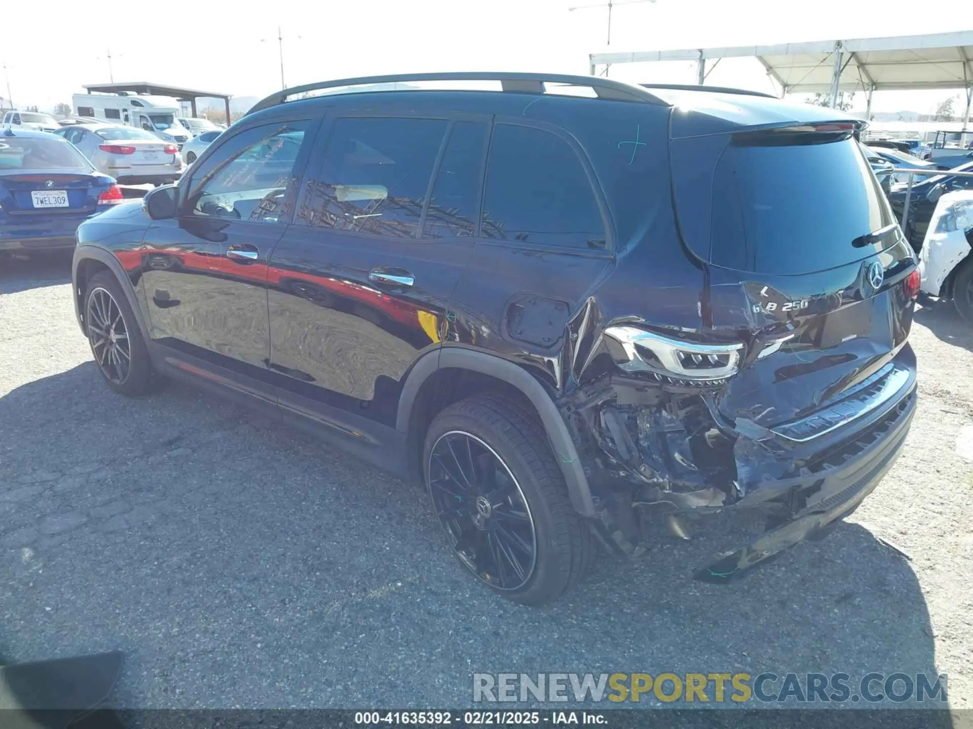 3 Photograph of a damaged car W1N4M4GB3NW183508 MERCEDES-BENZ GLB 250 2022