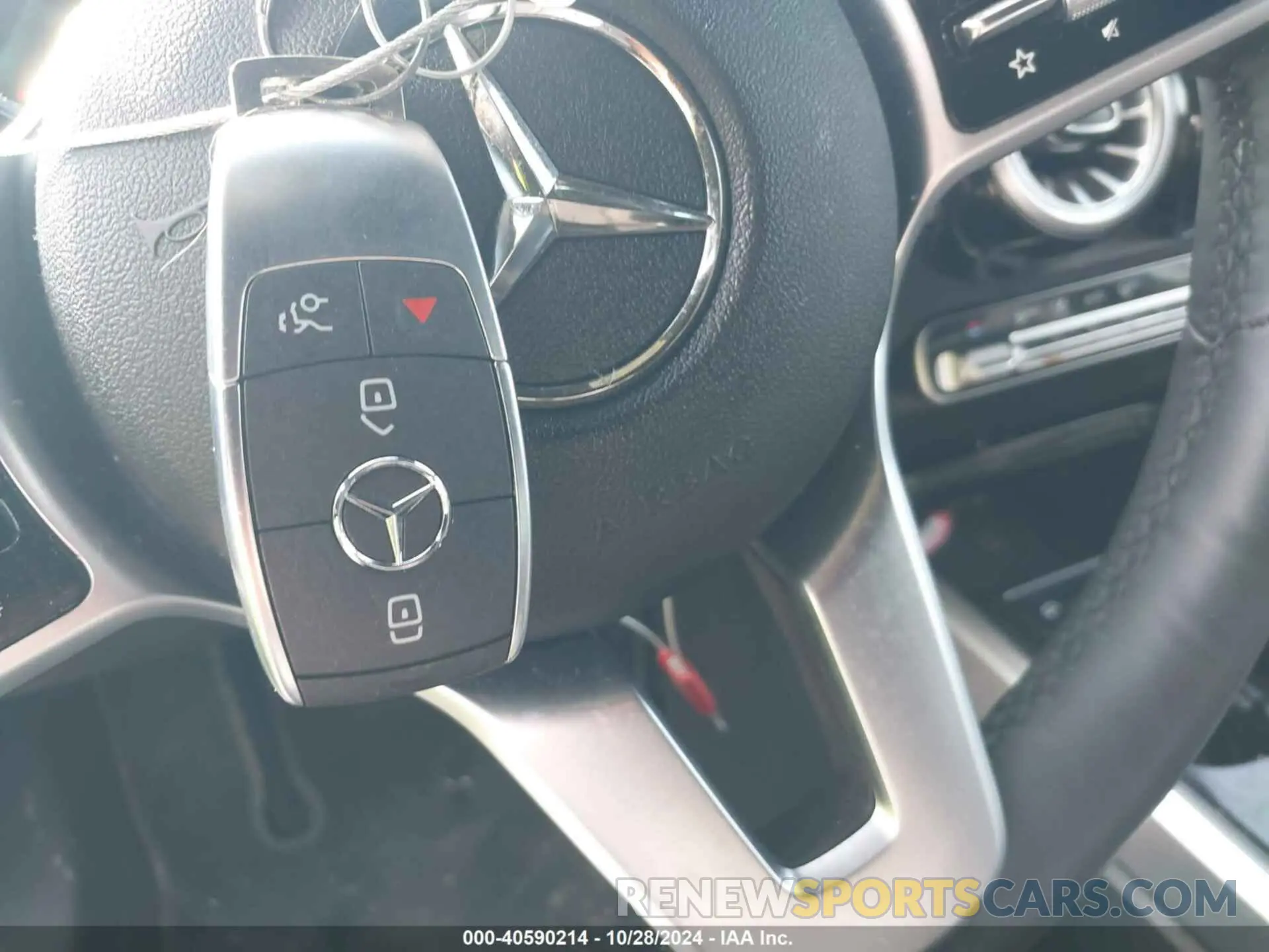 11 Photograph of a damaged car W1N4M4GB5NW249217 MERCEDES-BENZ GLB 250 2022