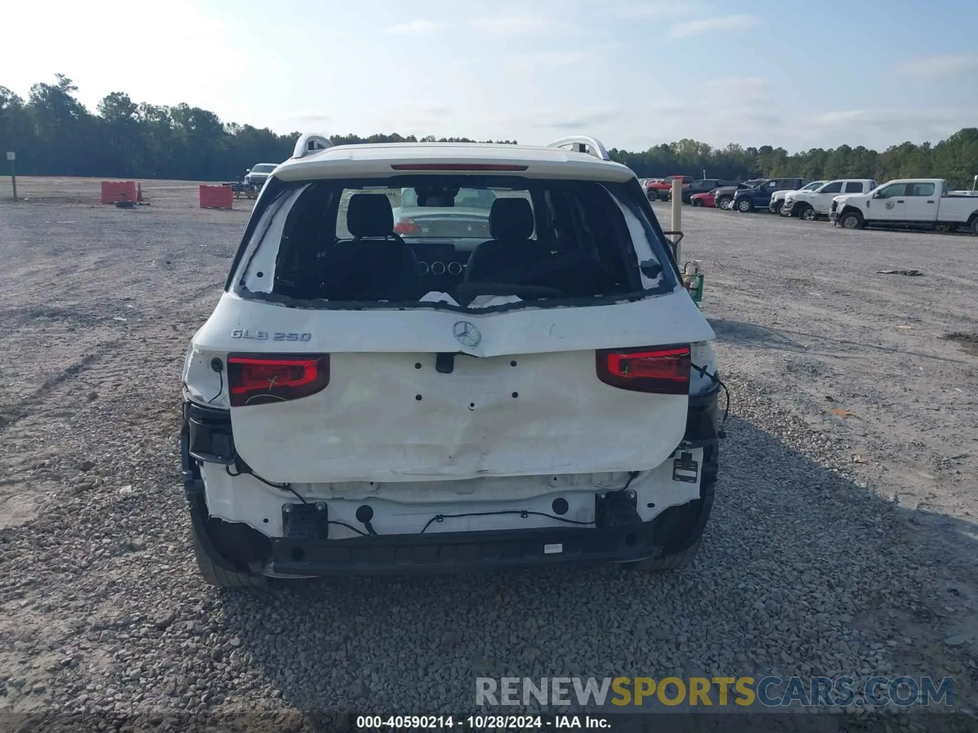 17 Photograph of a damaged car W1N4M4GB5NW249217 MERCEDES-BENZ GLB 250 2022