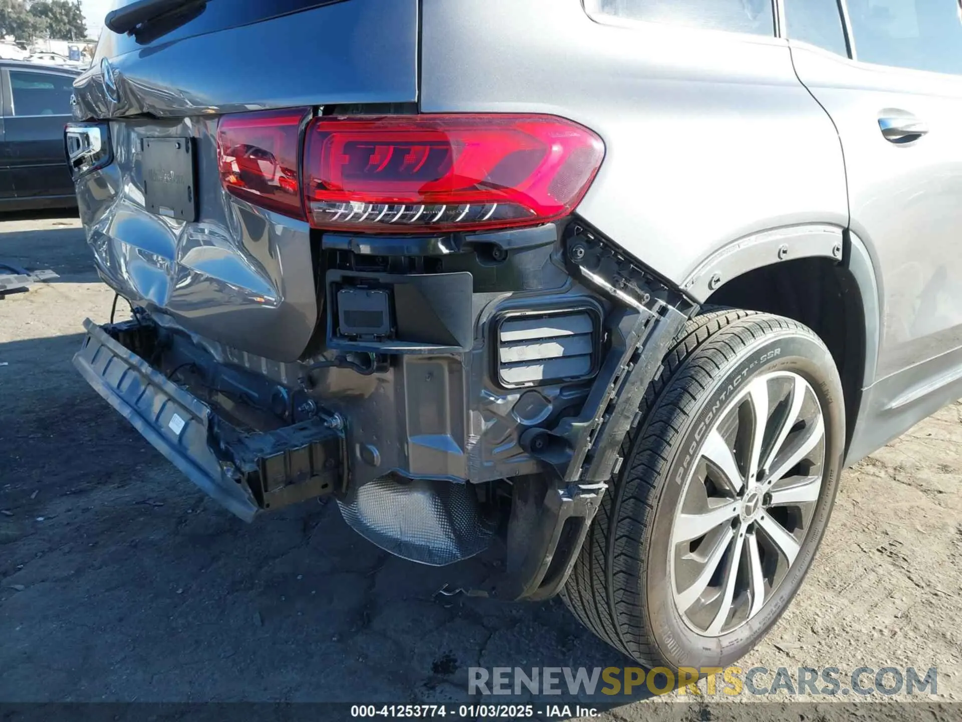 19 Photograph of a damaged car W1N4M4GB6NW189853 MERCEDES-BENZ GLB 250 2022