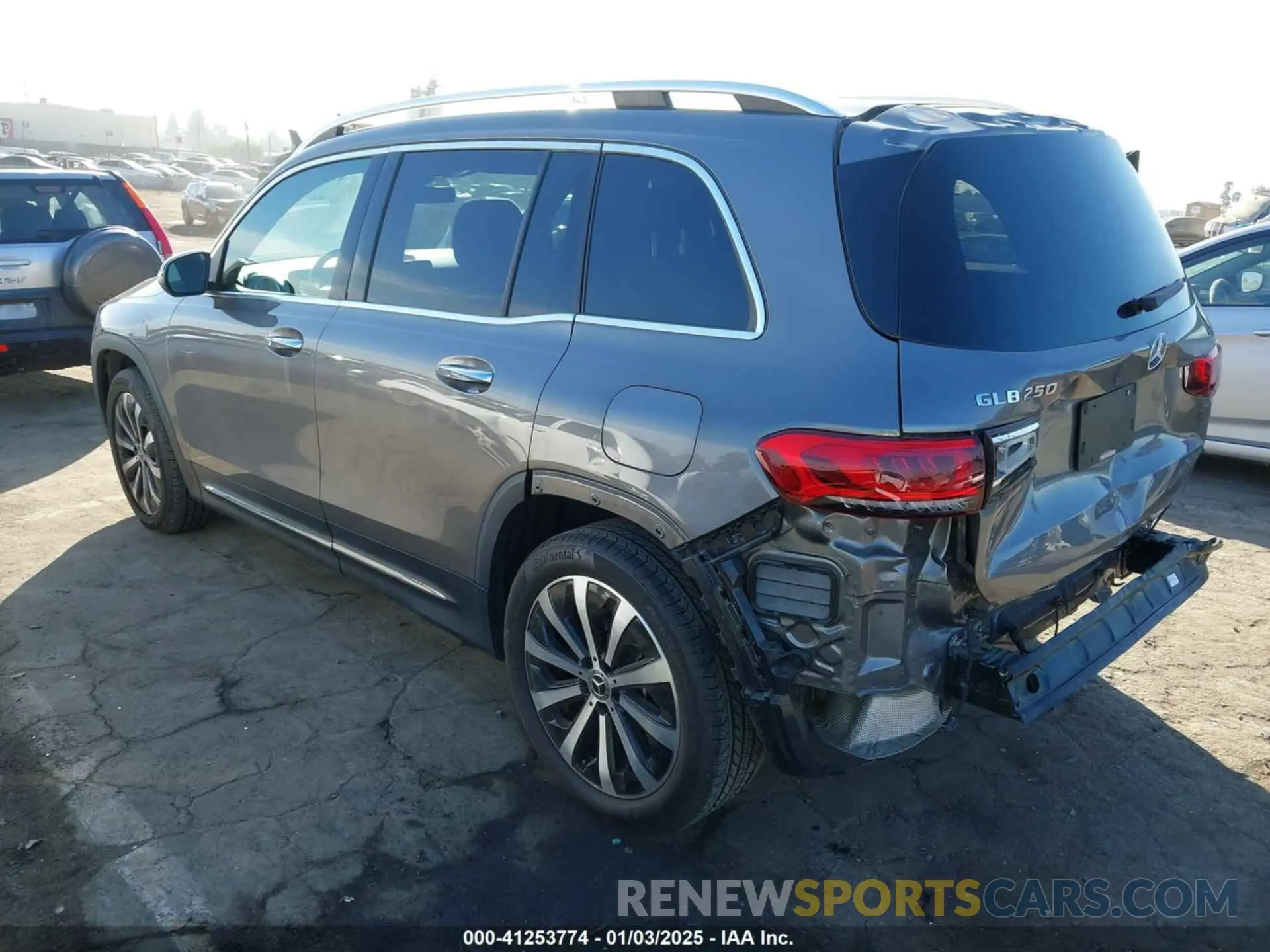 3 Photograph of a damaged car W1N4M4GB6NW189853 MERCEDES-BENZ GLB 250 2022