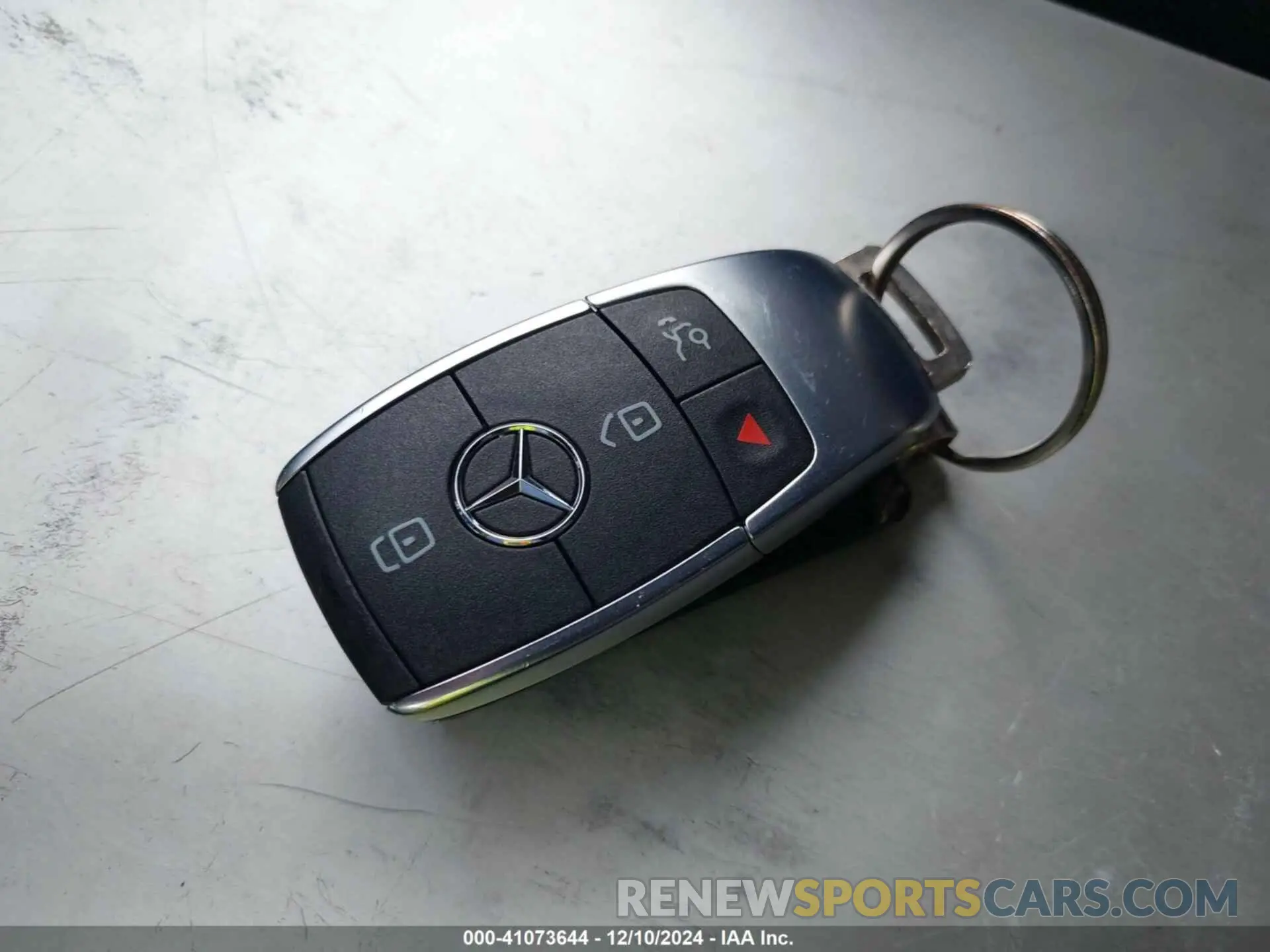 11 Photograph of a damaged car W1N4M4GB8NW257554 MERCEDES-BENZ GLB 250 2022
