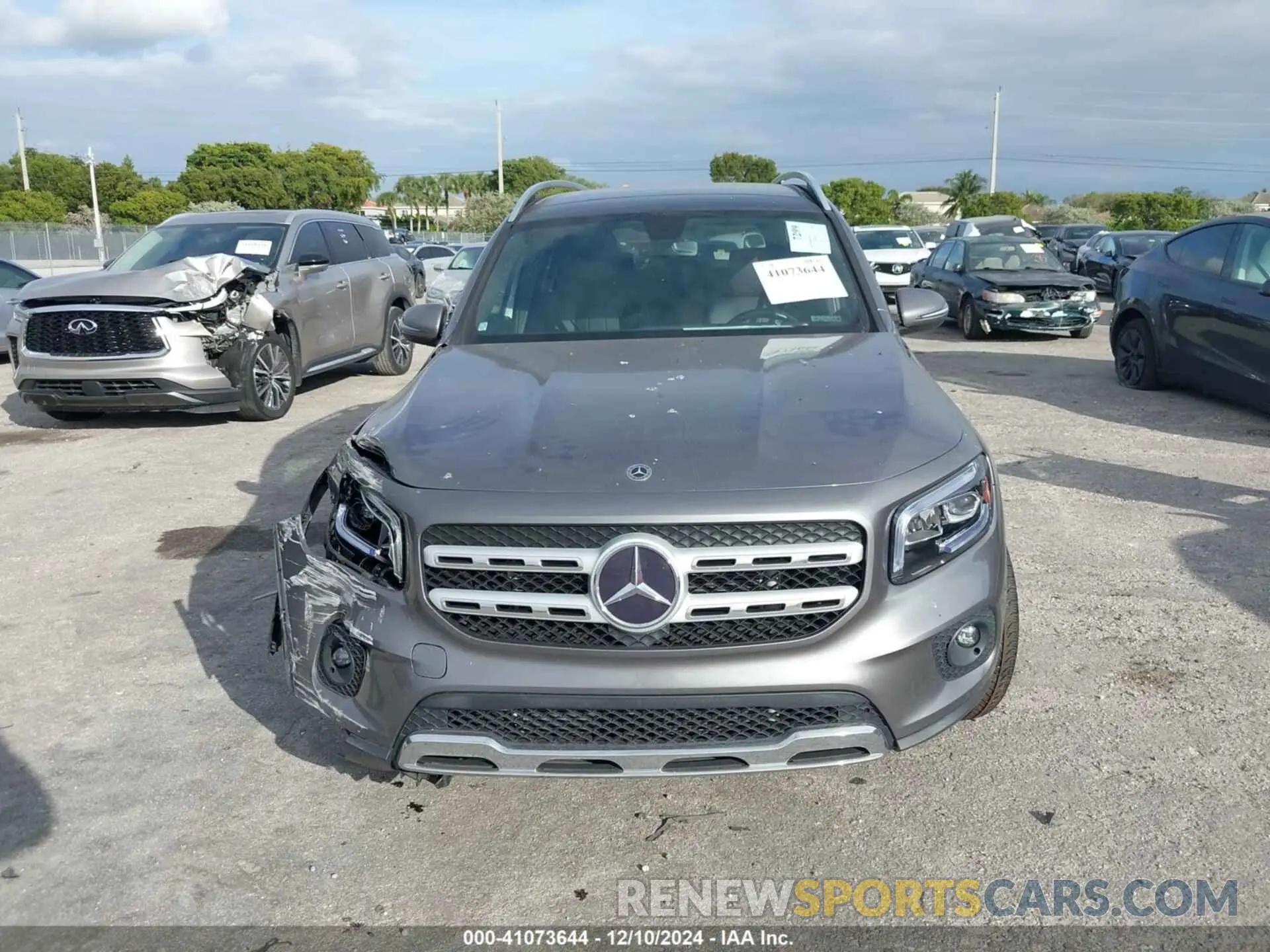 12 Photograph of a damaged car W1N4M4GB8NW257554 MERCEDES-BENZ GLB 250 2022