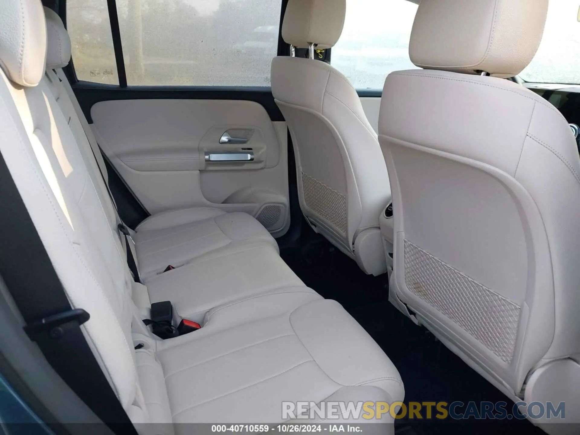 8 Photograph of a damaged car W1N4M4GB9NW239323 MERCEDES-BENZ GLB 250 2022