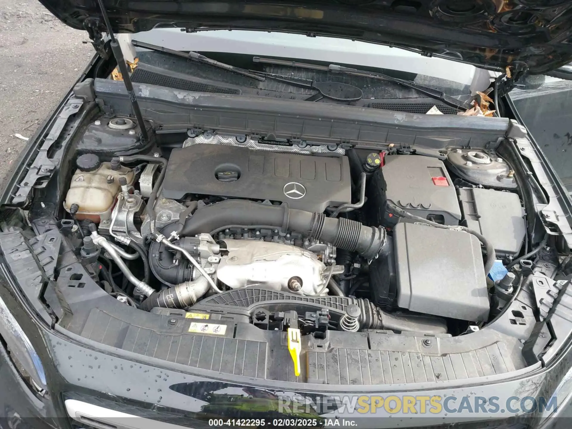10 Photograph of a damaged car W1N4M4HB0NW249009 MERCEDES-BENZ GLB 250 2022