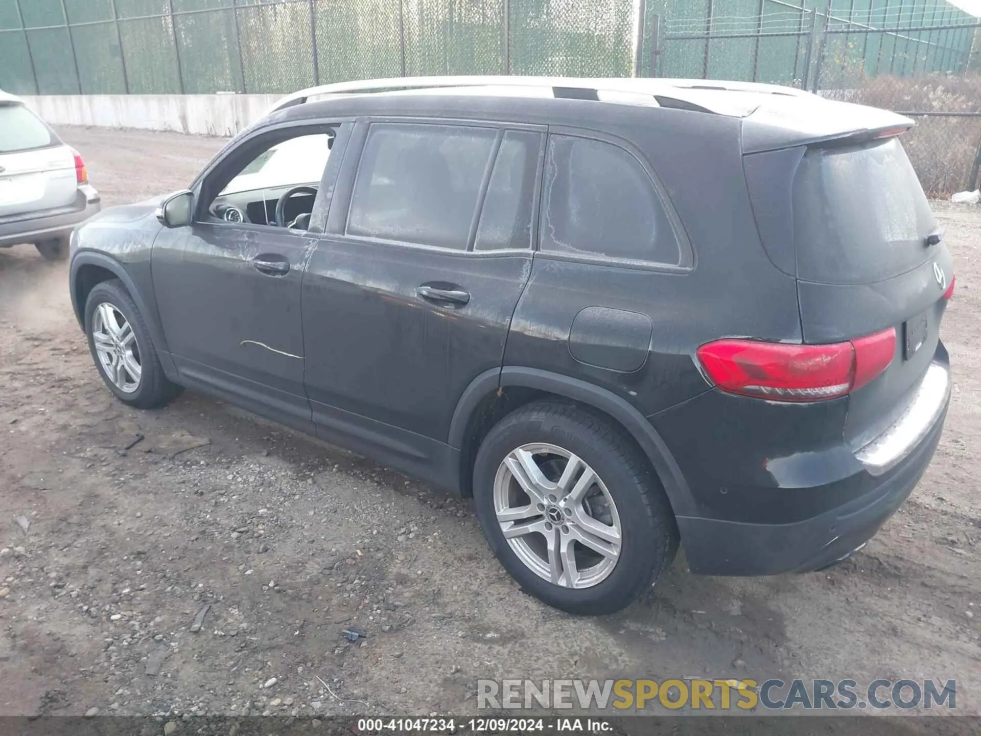 3 Photograph of a damaged car W1N4M4HB1NW202409 MERCEDES-BENZ GLB 250 2022