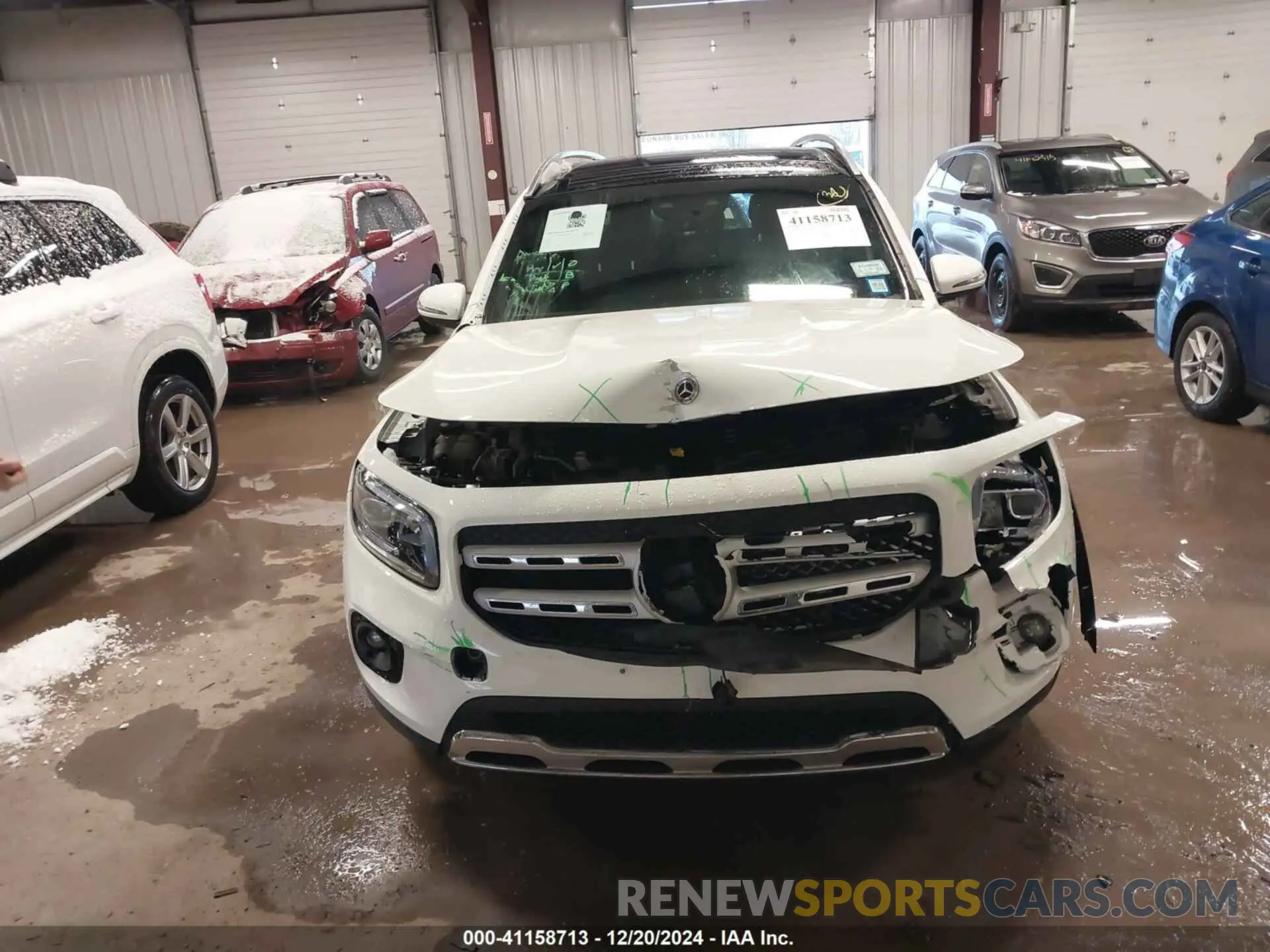 12 Photograph of a damaged car W1N4M4HB2NW236309 MERCEDES-BENZ GLB 250 2022