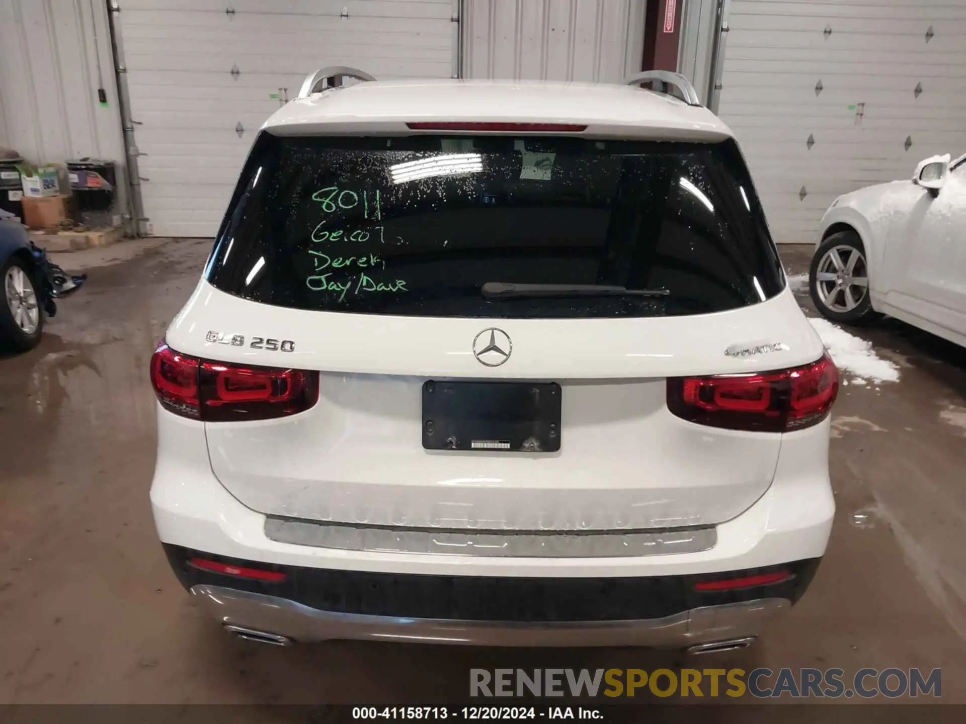 16 Photograph of a damaged car W1N4M4HB2NW236309 MERCEDES-BENZ GLB 250 2022
