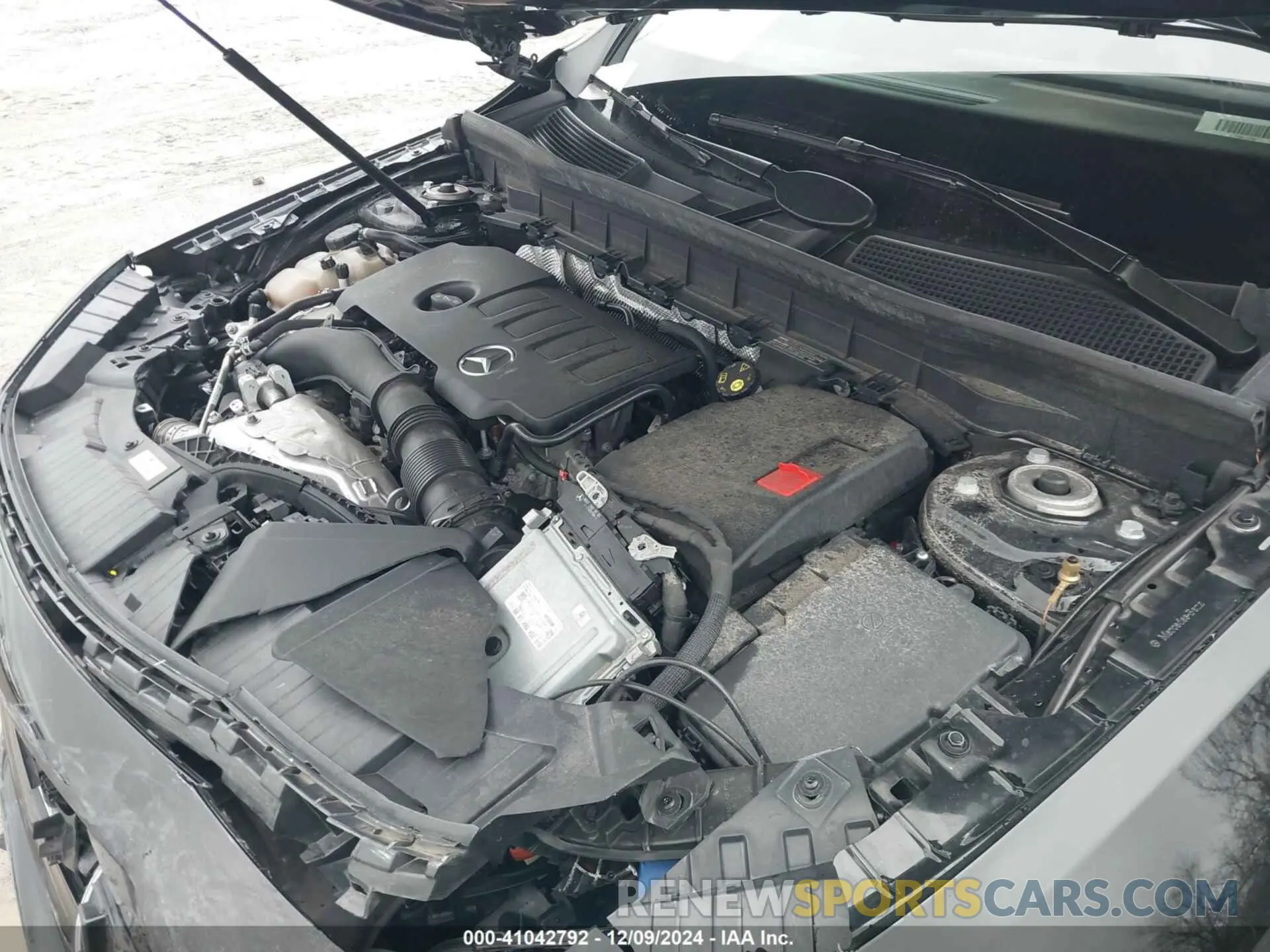 10 Photograph of a damaged car W1N4M4HB4NW201304 MERCEDES-BENZ GLB 250 2022