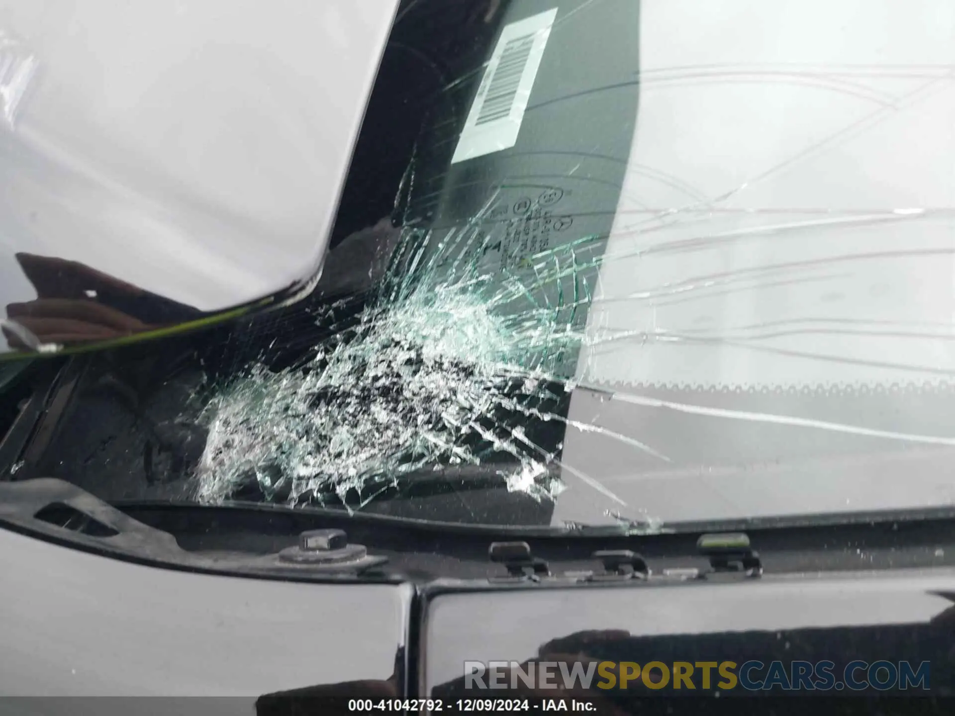 21 Photograph of a damaged car W1N4M4HB4NW201304 MERCEDES-BENZ GLB 250 2022