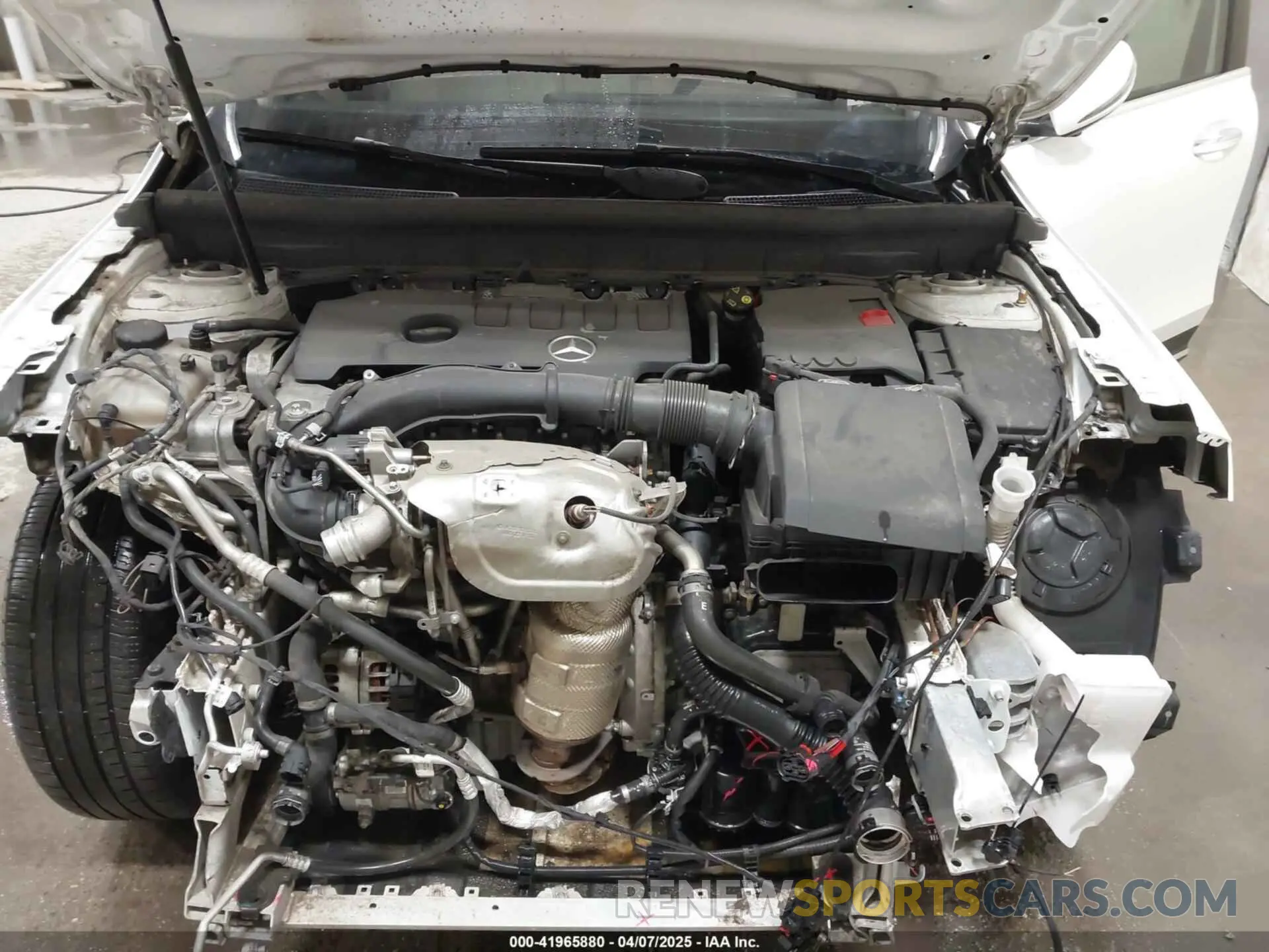 10 Photograph of a damaged car W1N4M4HB4NW248994 MERCEDES-BENZ GLB 250 2022