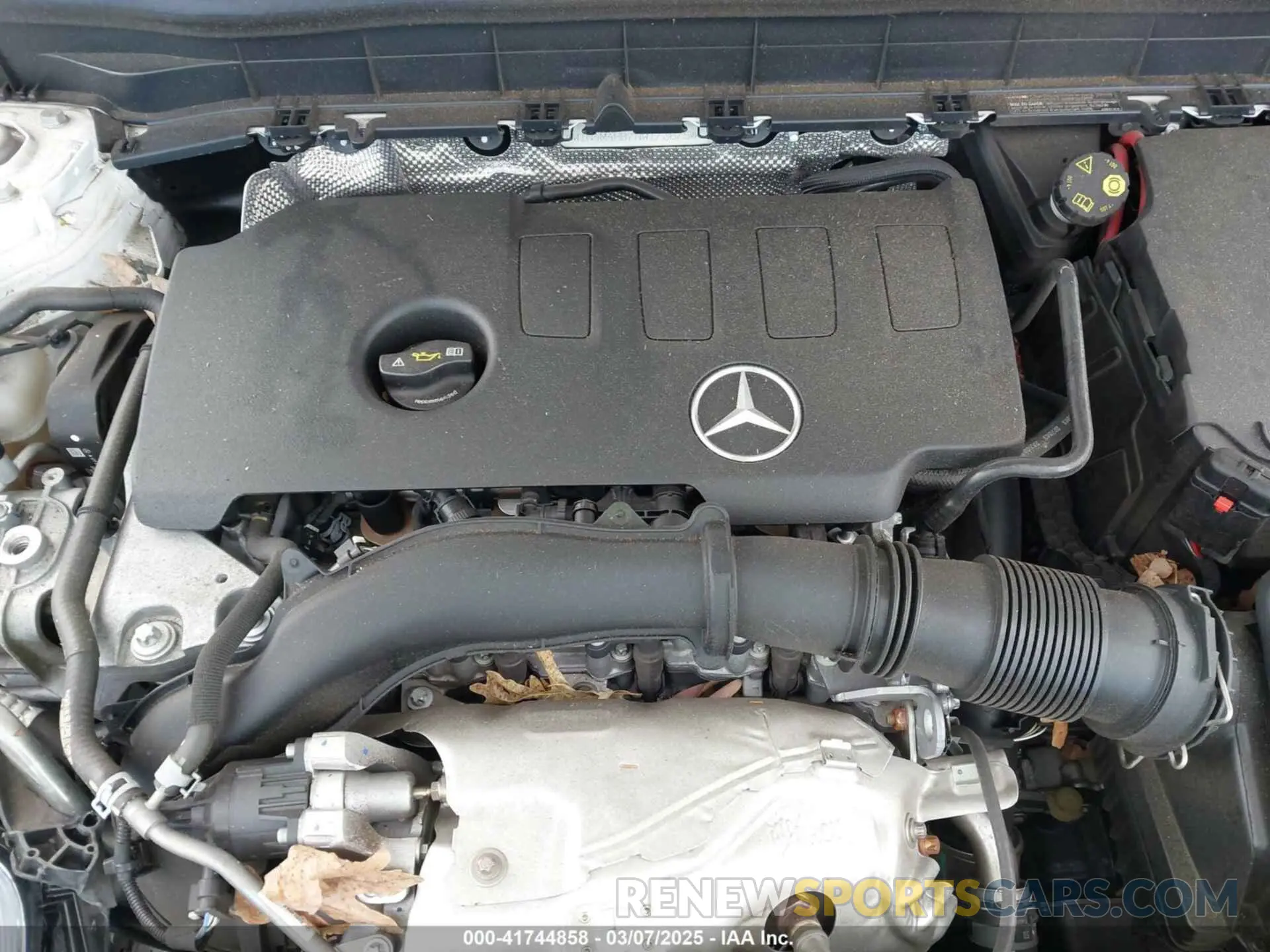 10 Photograph of a damaged car W1N4M4HB7NW173675 MERCEDES-BENZ GLB 250 2022