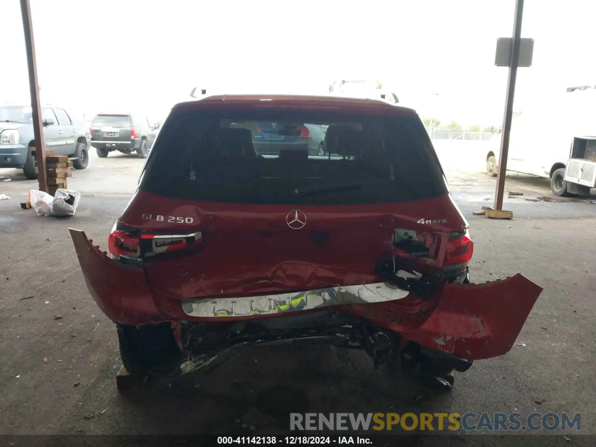 16 Photograph of a damaged car W1N4M4HB8NW182952 MERCEDES-BENZ GLB 250 2022