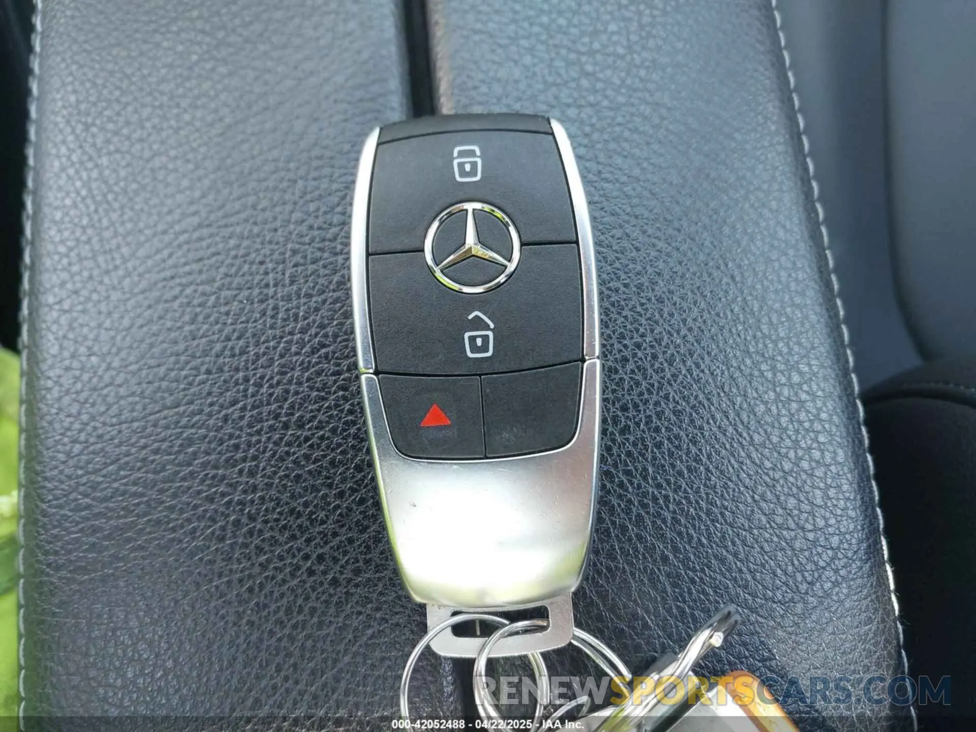 11 Photograph of a damaged car W1N4M4HB8NW183356 MERCEDES-BENZ GLB 250 2022