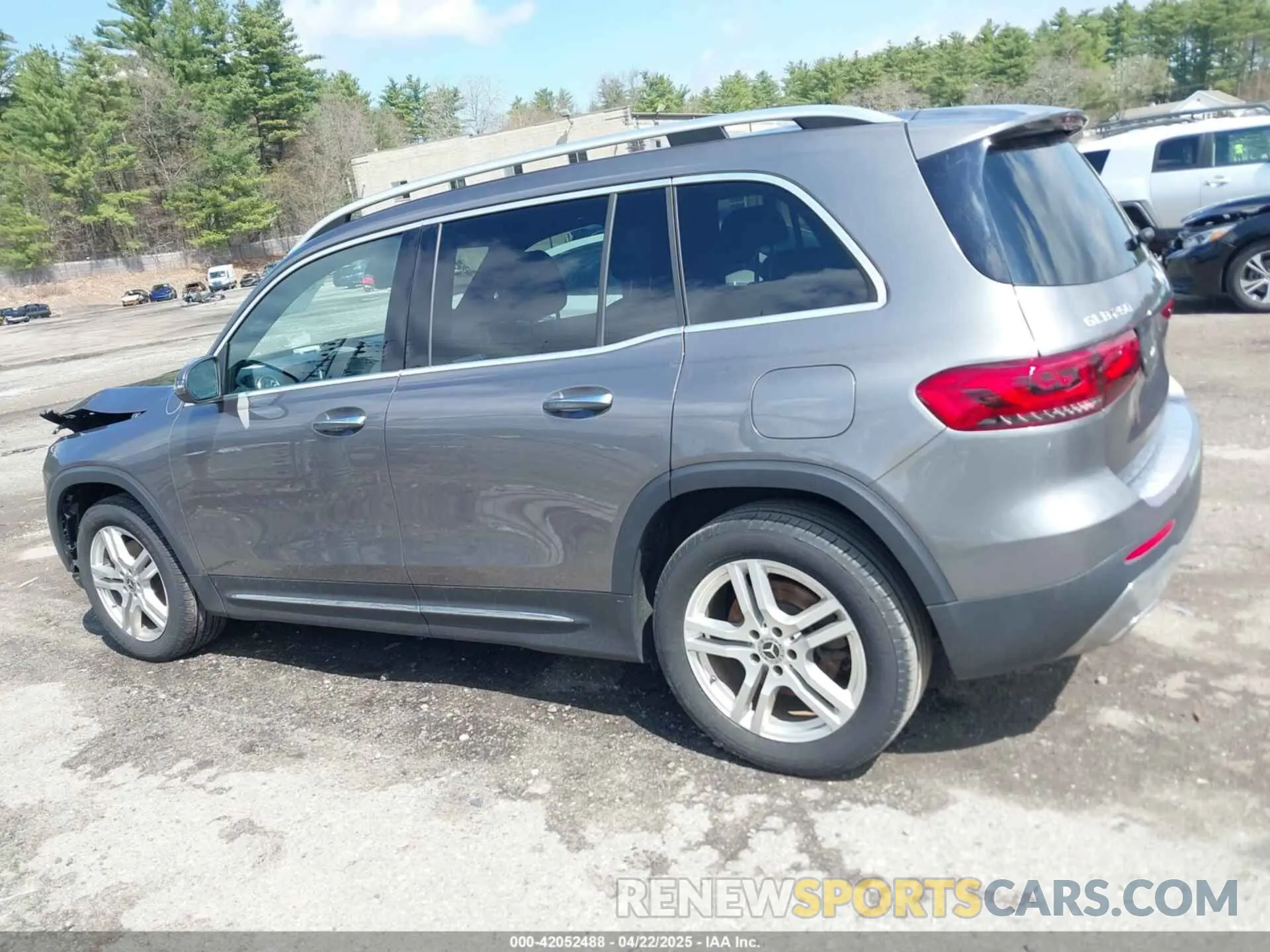 14 Photograph of a damaged car W1N4M4HB8NW183356 MERCEDES-BENZ GLB 250 2022
