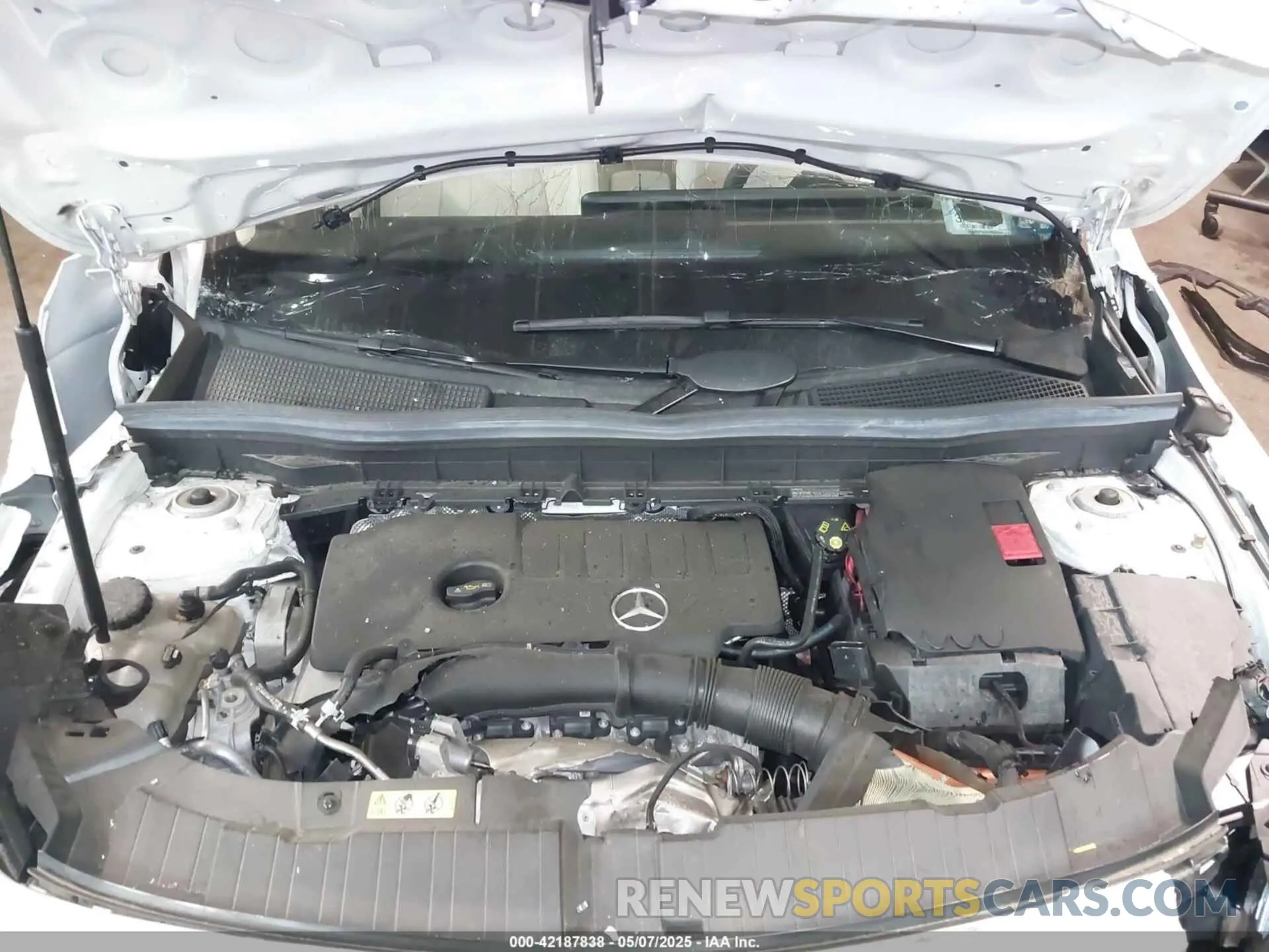 10 Photograph of a damaged car W1N4M4HBXNW242813 MERCEDES-BENZ GLB 250 2022