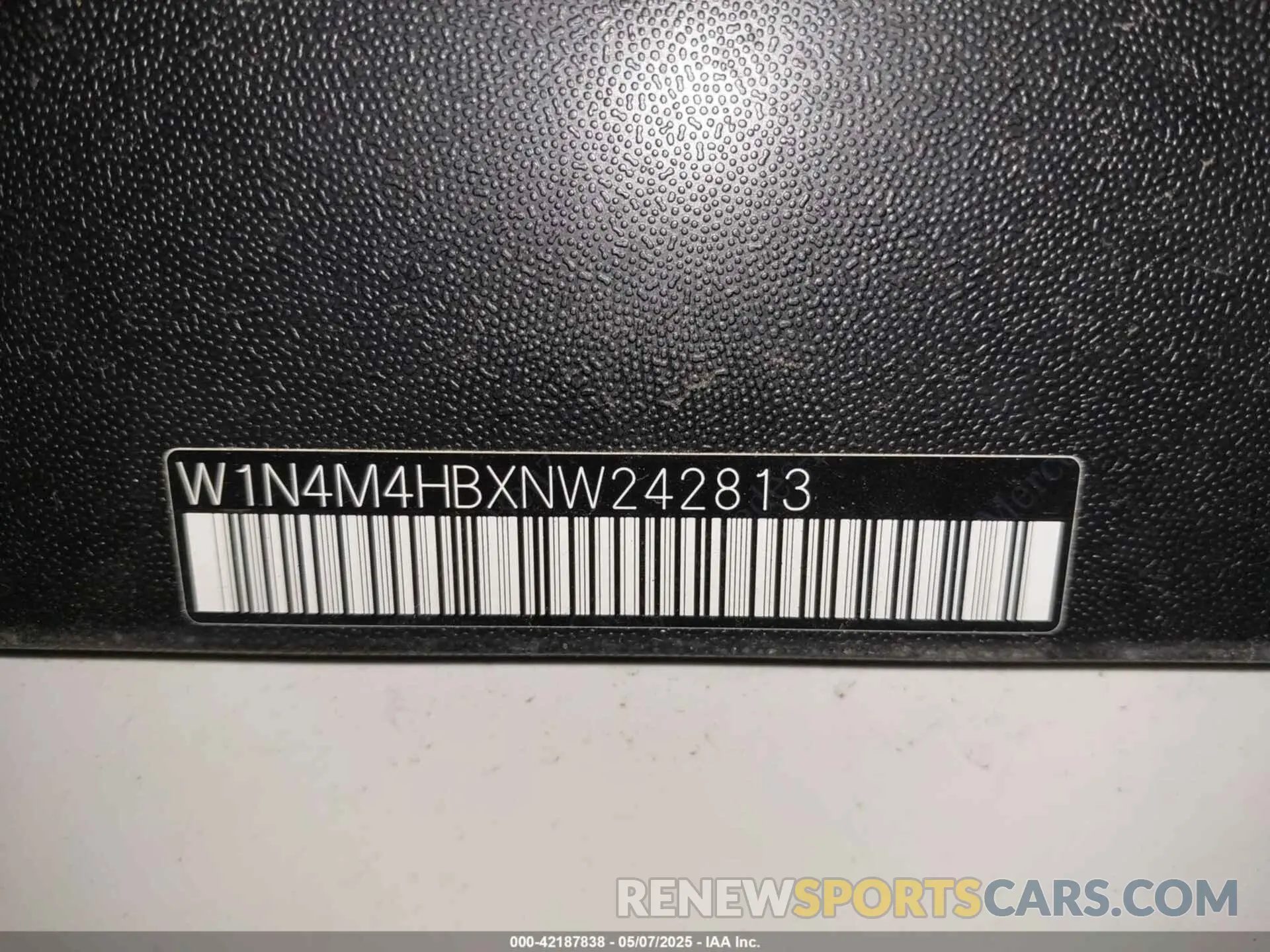 18 Photograph of a damaged car W1N4M4HBXNW242813 MERCEDES-BENZ GLB 250 2022