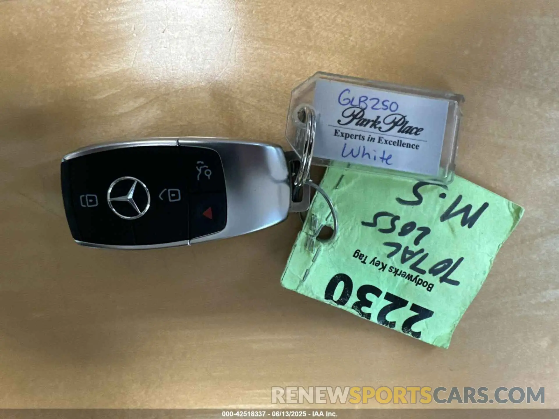 10 Photograph of a damaged car W1N4M4GB5PW321861 MERCEDES-BENZ GLB 250 2023