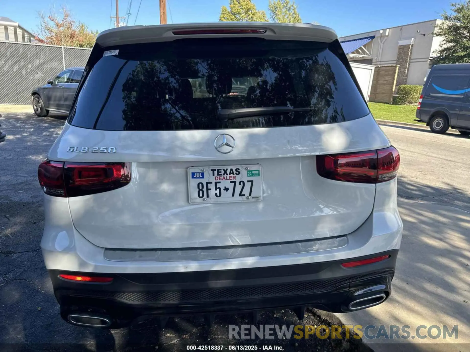 11 Photograph of a damaged car W1N4M4GB5PW321861 MERCEDES-BENZ GLB 250 2023