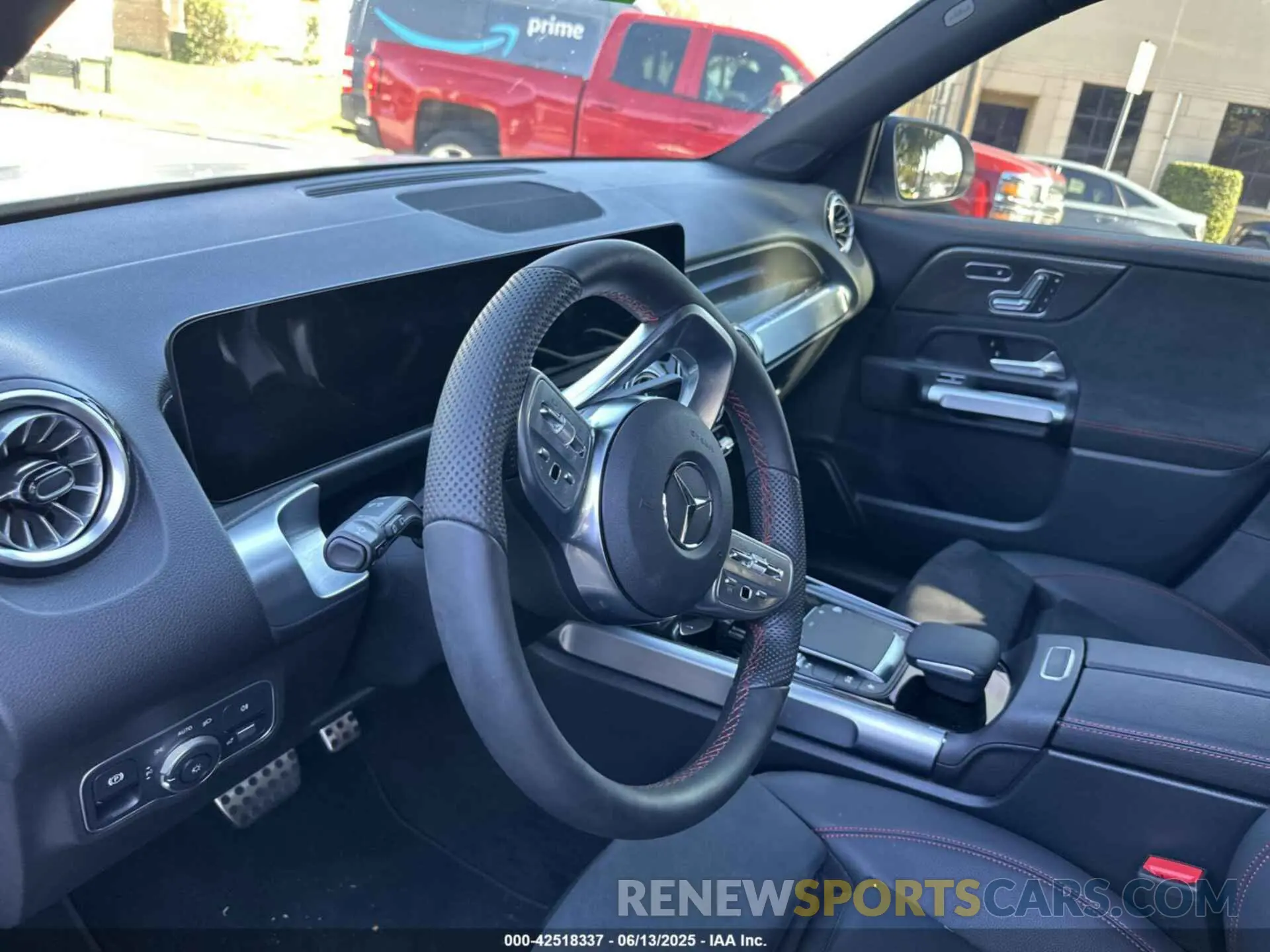 12 Photograph of a damaged car W1N4M4GB5PW321861 MERCEDES-BENZ GLB 250 2023