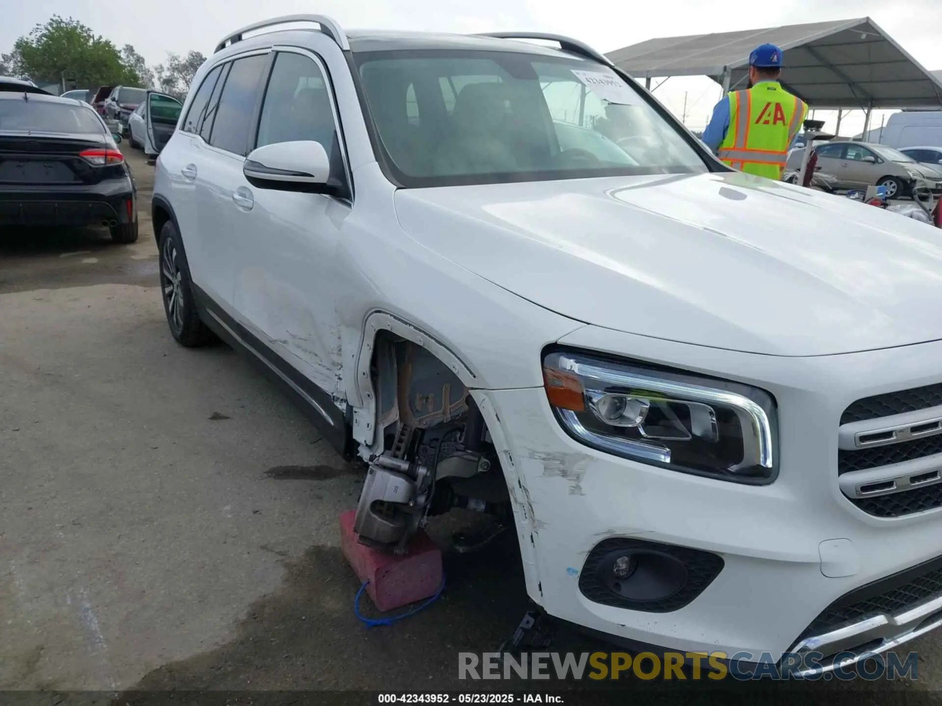 6 Photograph of a damaged car W1N4M4GB6PW262478 MERCEDES-BENZ GLB 250 2023