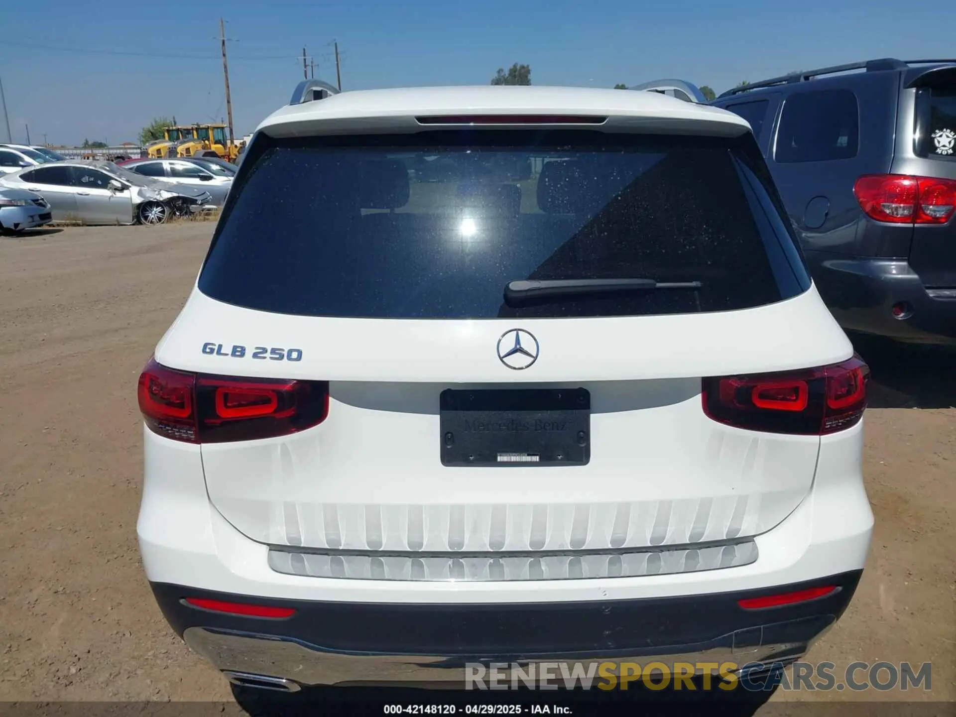 16 Photograph of a damaged car W1N4M4GB9PW266038 MERCEDES-BENZ GLB 250 2023