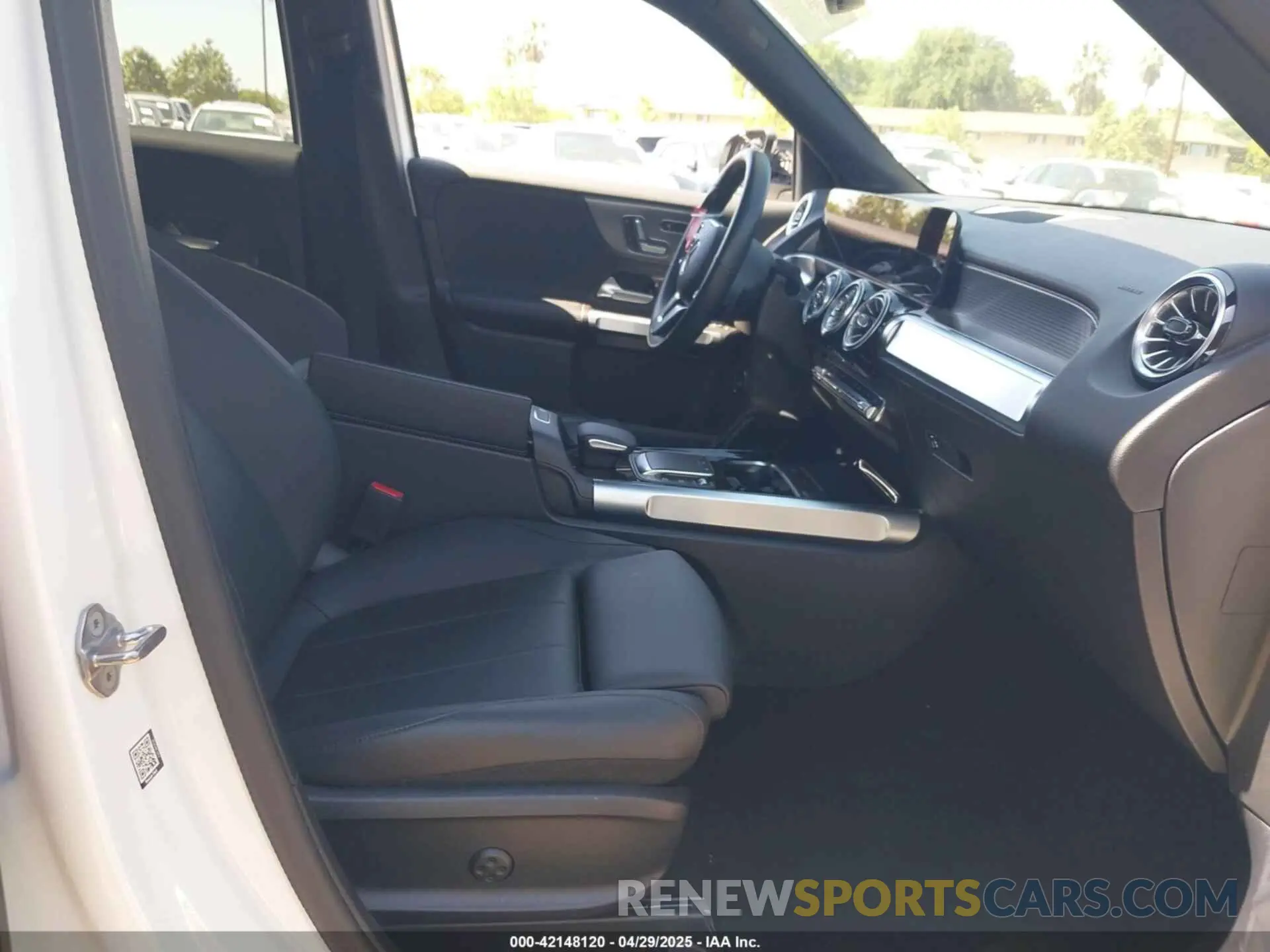 5 Photograph of a damaged car W1N4M4GB9PW266038 MERCEDES-BENZ GLB 250 2023