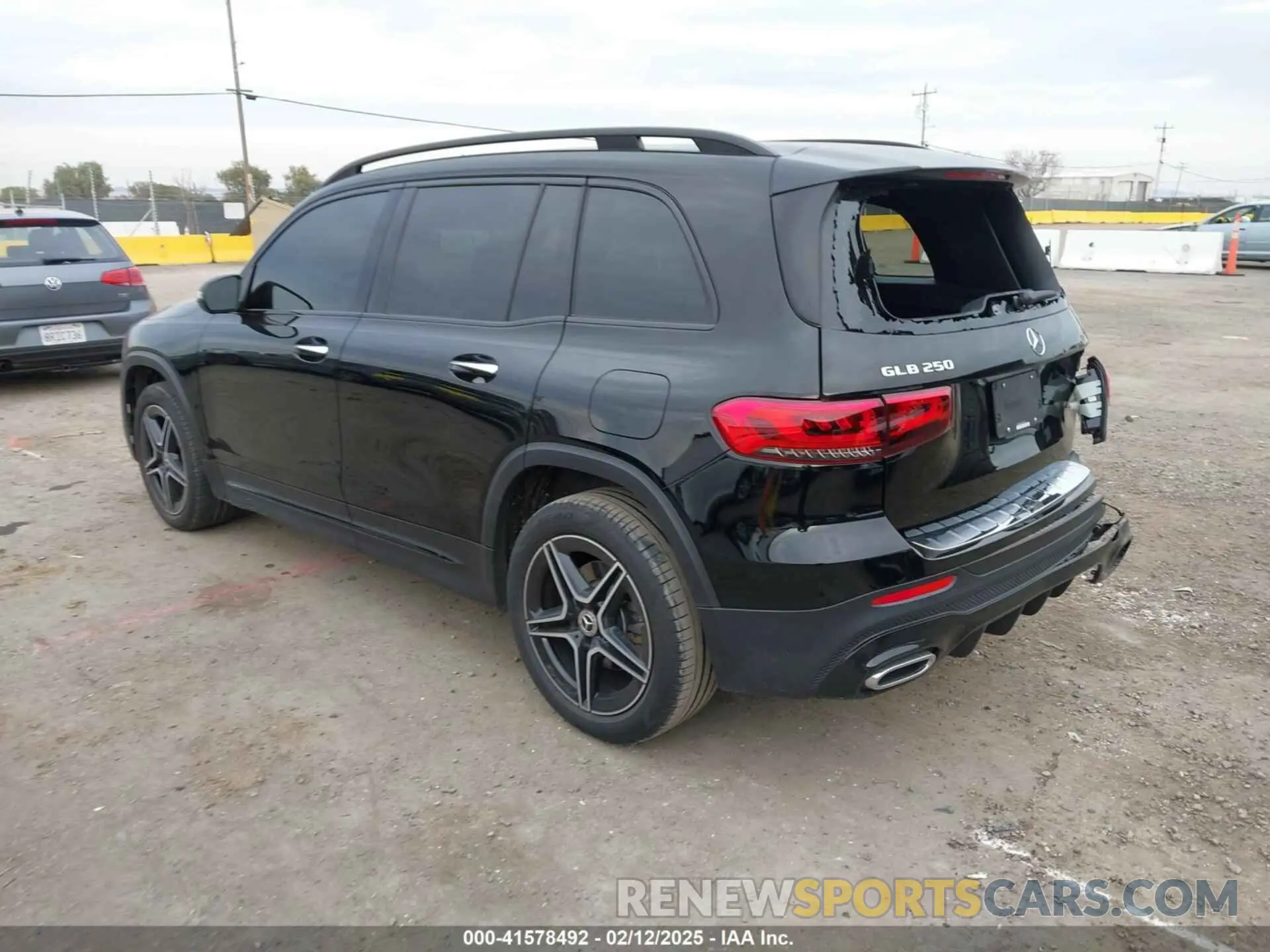 3 Фотография поврежденного автомобиля W1N4M4GB9PW334564 MERCEDES-BENZ GLB 250 2023