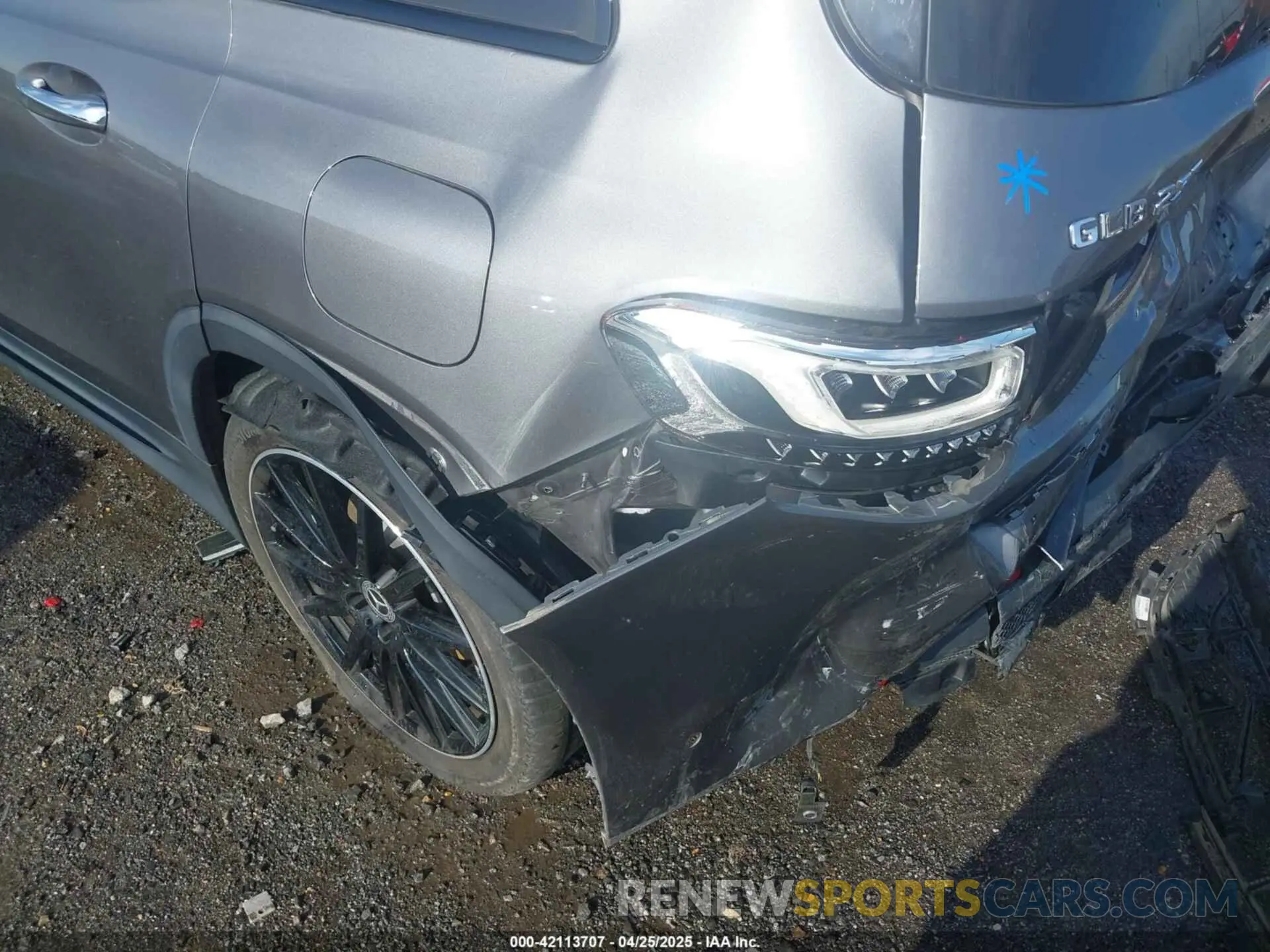 18 Photograph of a damaged car W1N4M4HB3PW309027 MERCEDES-BENZ GLB 250 2023