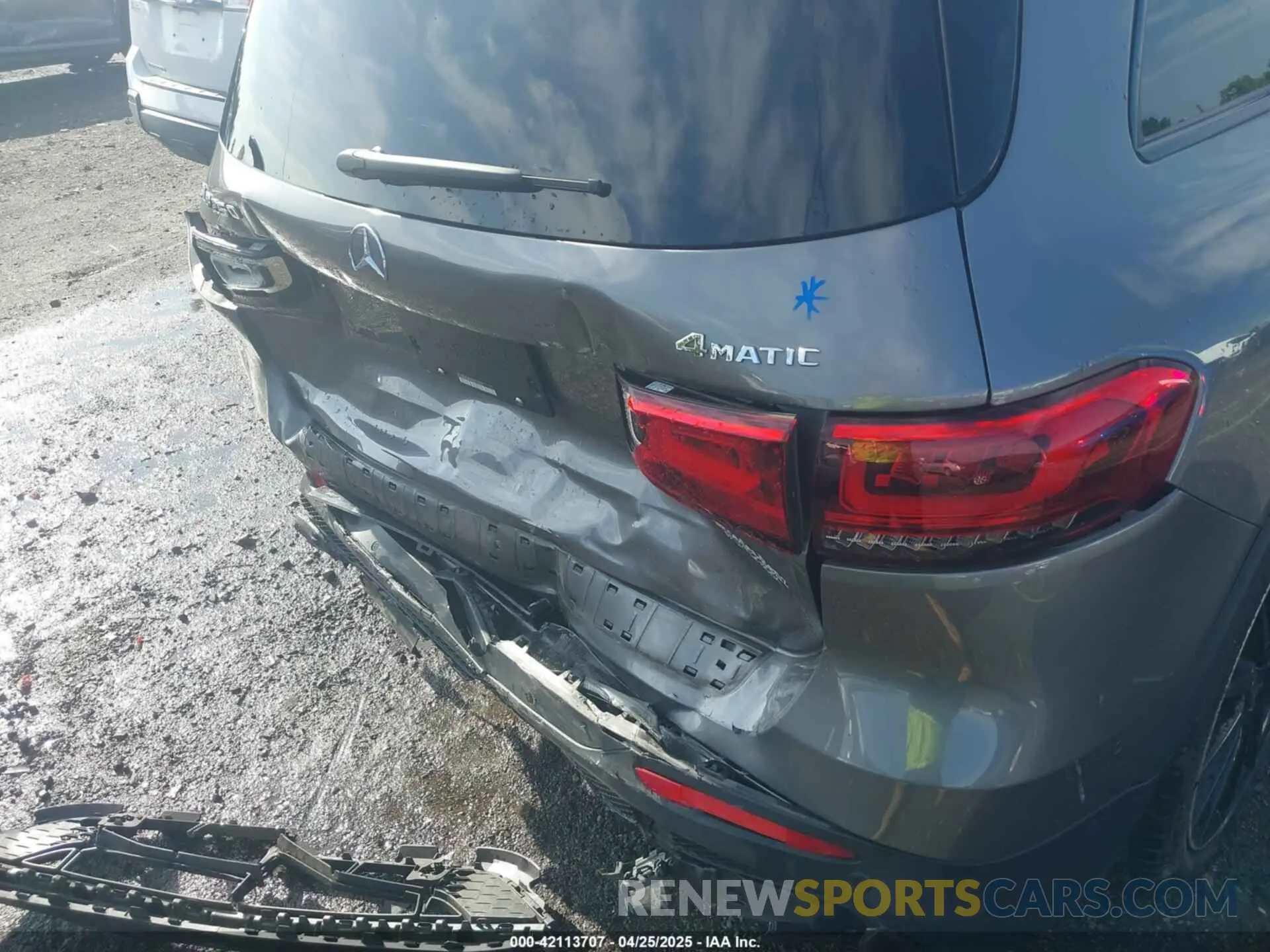 19 Photograph of a damaged car W1N4M4HB3PW309027 MERCEDES-BENZ GLB 250 2023