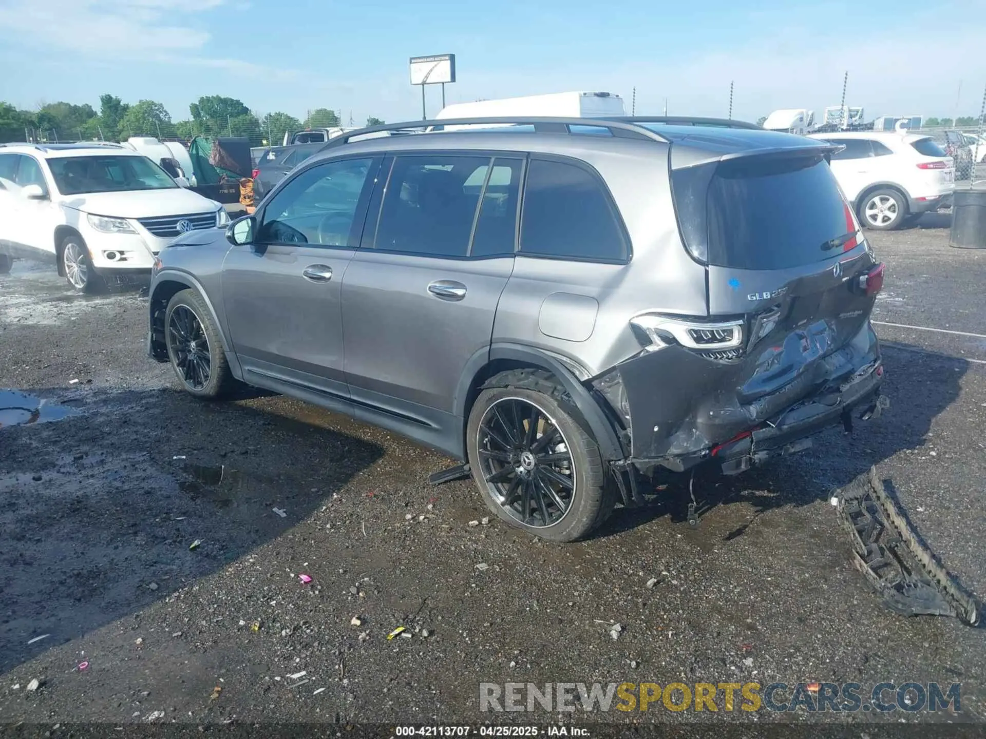 3 Photograph of a damaged car W1N4M4HB3PW309027 MERCEDES-BENZ GLB 250 2023