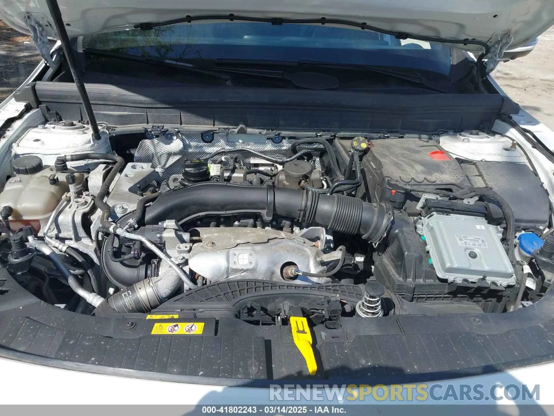 10 Photograph of a damaged car W1N4M4HB4PW303110 MERCEDES-BENZ GLB 250 2023