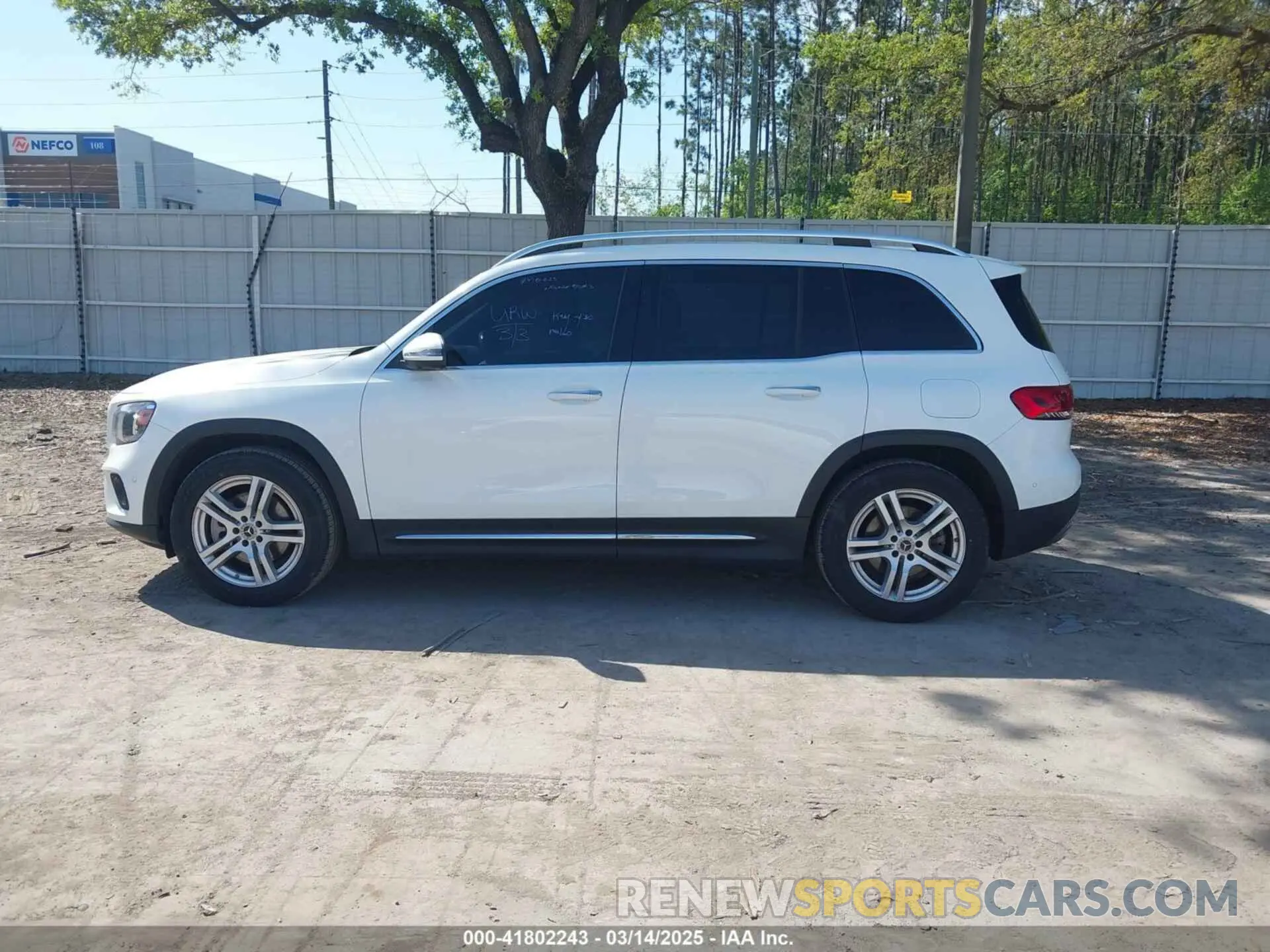 14 Photograph of a damaged car W1N4M4HB4PW303110 MERCEDES-BENZ GLB 250 2023