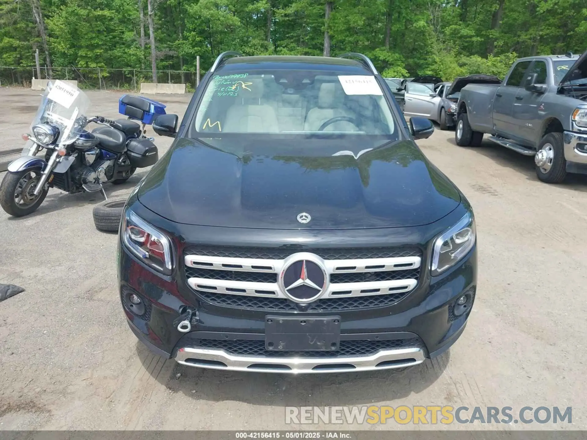 12 Photograph of a damaged car W1N4M4HB6PW316697 MERCEDES-BENZ GLB 250 2023