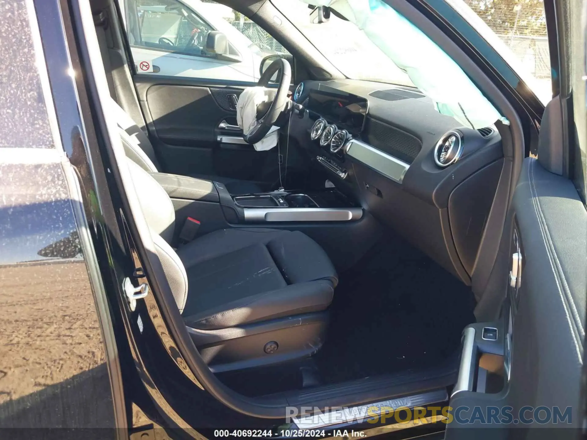 5 Photograph of a damaged car W1N4M4GB1RW358831 MERCEDES-BENZ GLB 250 2024