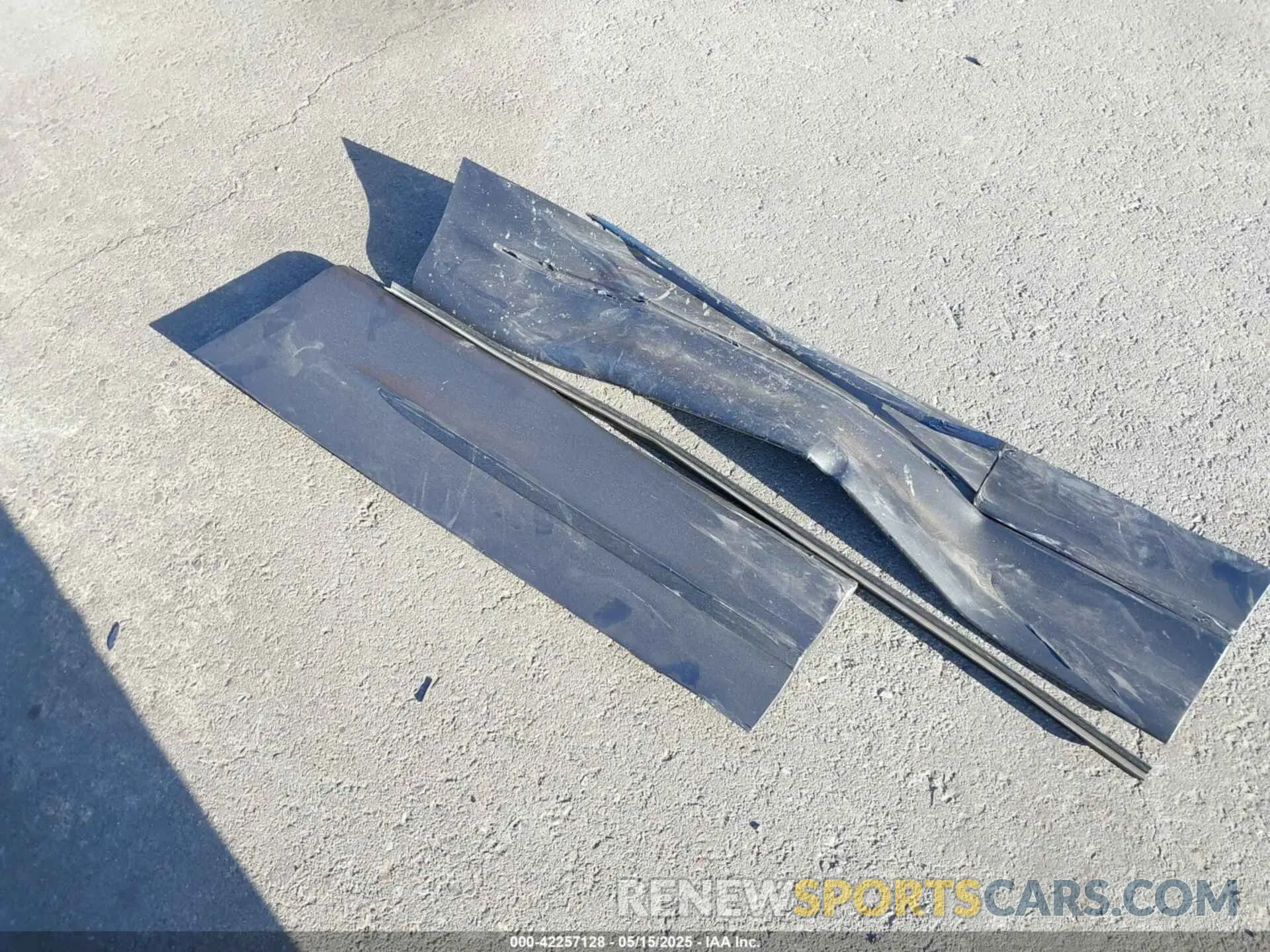 12 Photograph of a damaged car W1N4M4GB8RW375772 MERCEDES-BENZ GLB 250 2024