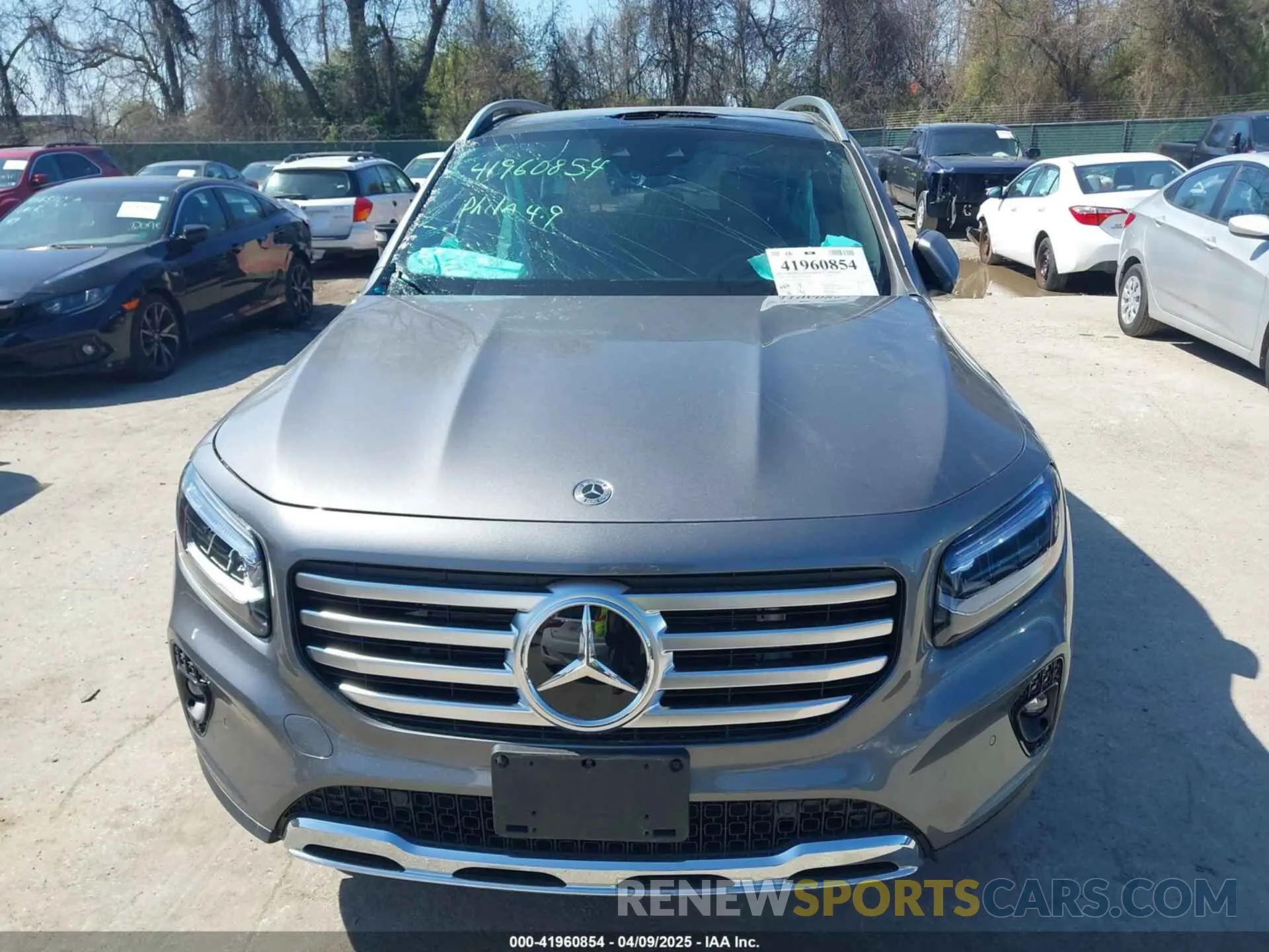 12 Photograph of a damaged car W1N4M4HB5RW355591 MERCEDES-BENZ GLB 250 2024