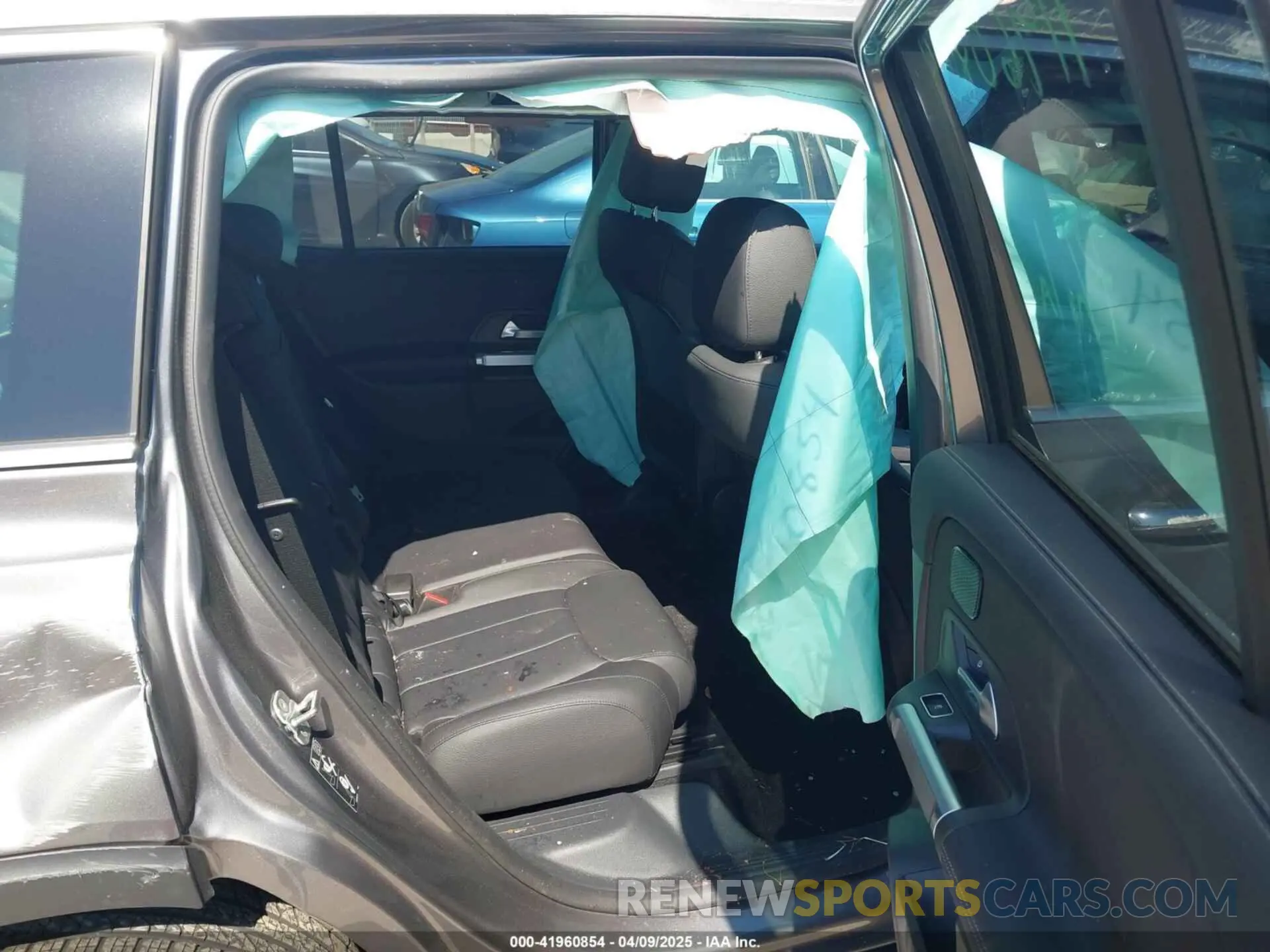 8 Photograph of a damaged car W1N4M4HB5RW355591 MERCEDES-BENZ GLB 250 2024