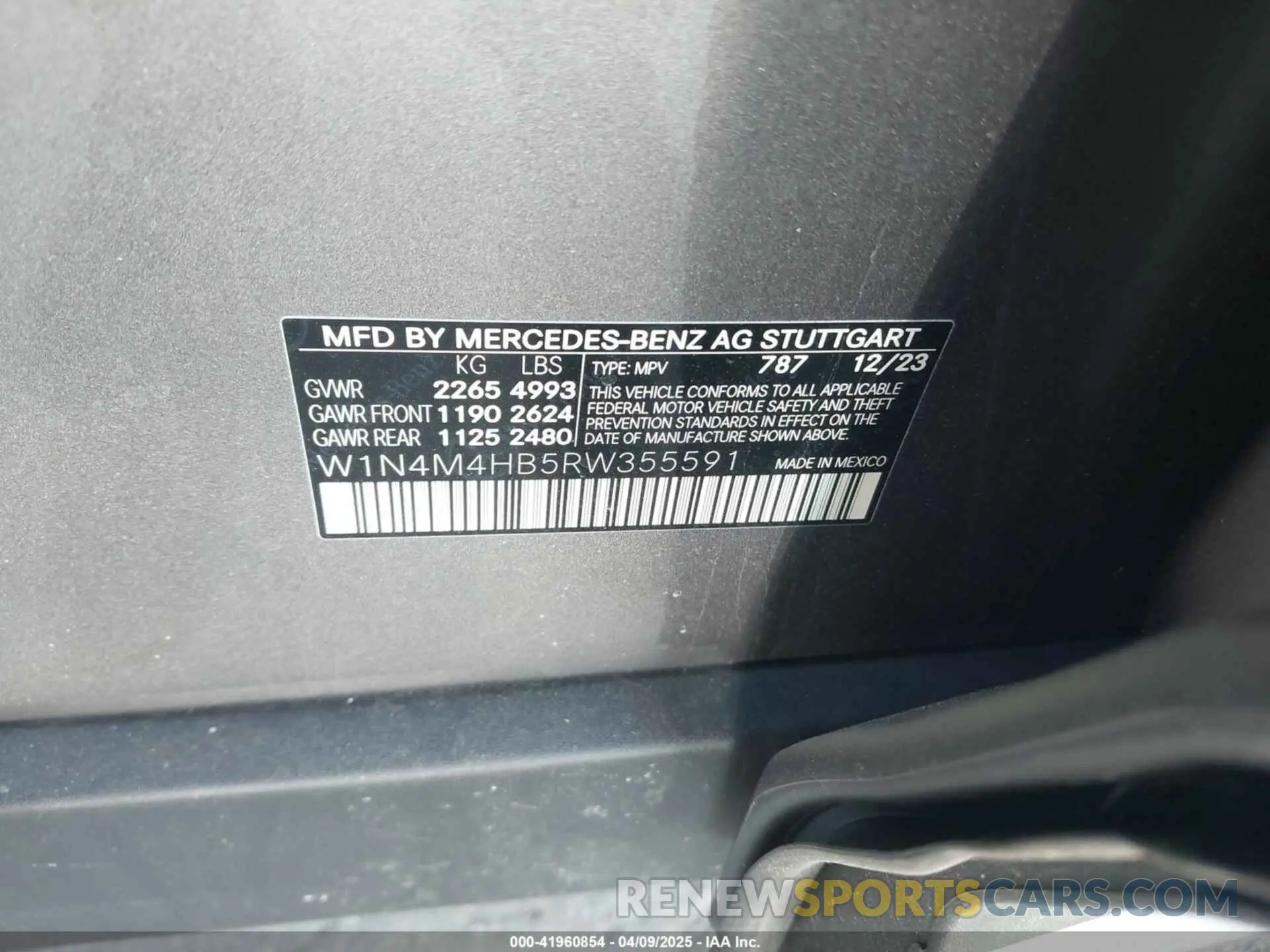 9 Photograph of a damaged car W1N4M4HB5RW355591 MERCEDES-BENZ GLB 250 2024