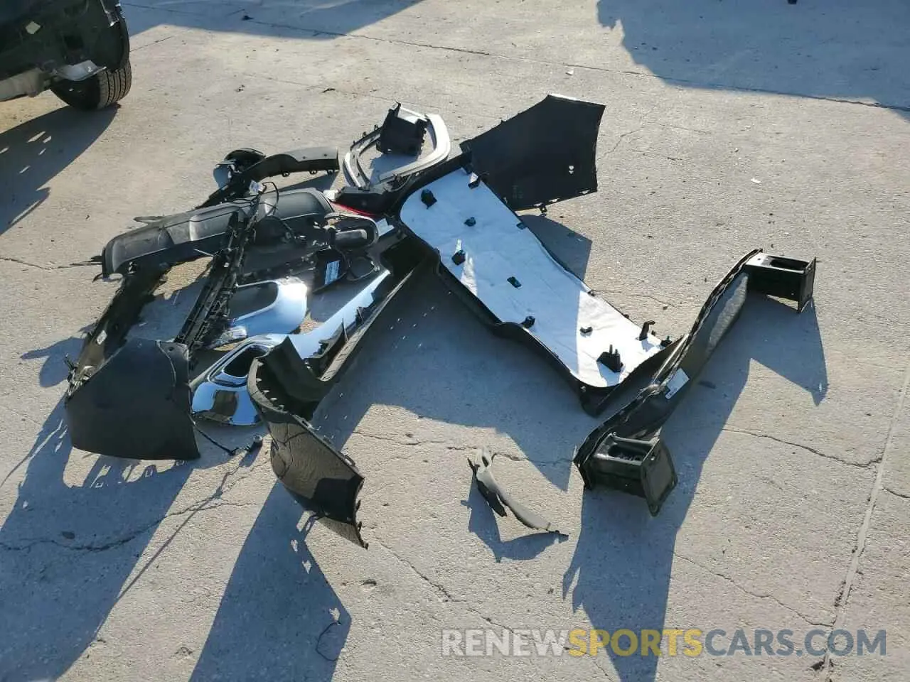 13 Photograph of a damaged car W1N4M4GB2LW046007 MERCEDES-BENZ GLB-CLASS 2020
