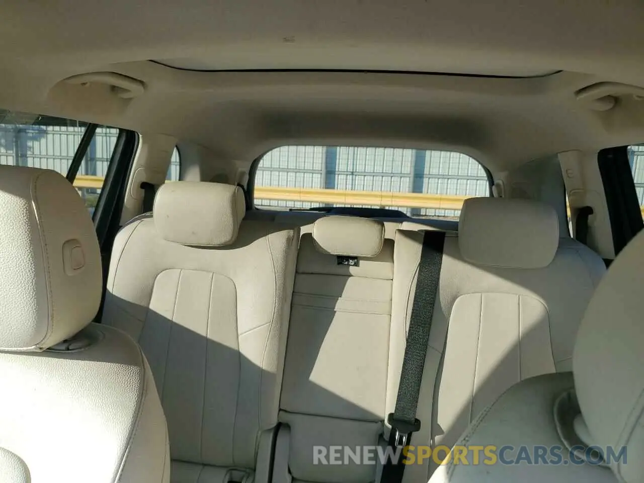 10 Фотография поврежденного автомобиля W1N4M4GB7LW051381 MERCEDES-BENZ GLB-CLASS 2020