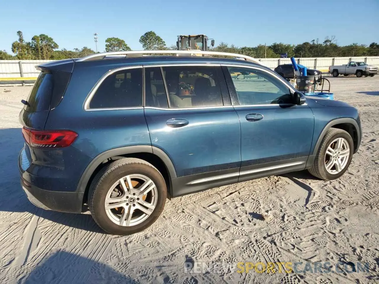3 Фотография поврежденного автомобиля W1N4M4GB7LW051381 MERCEDES-BENZ GLB-CLASS 2020