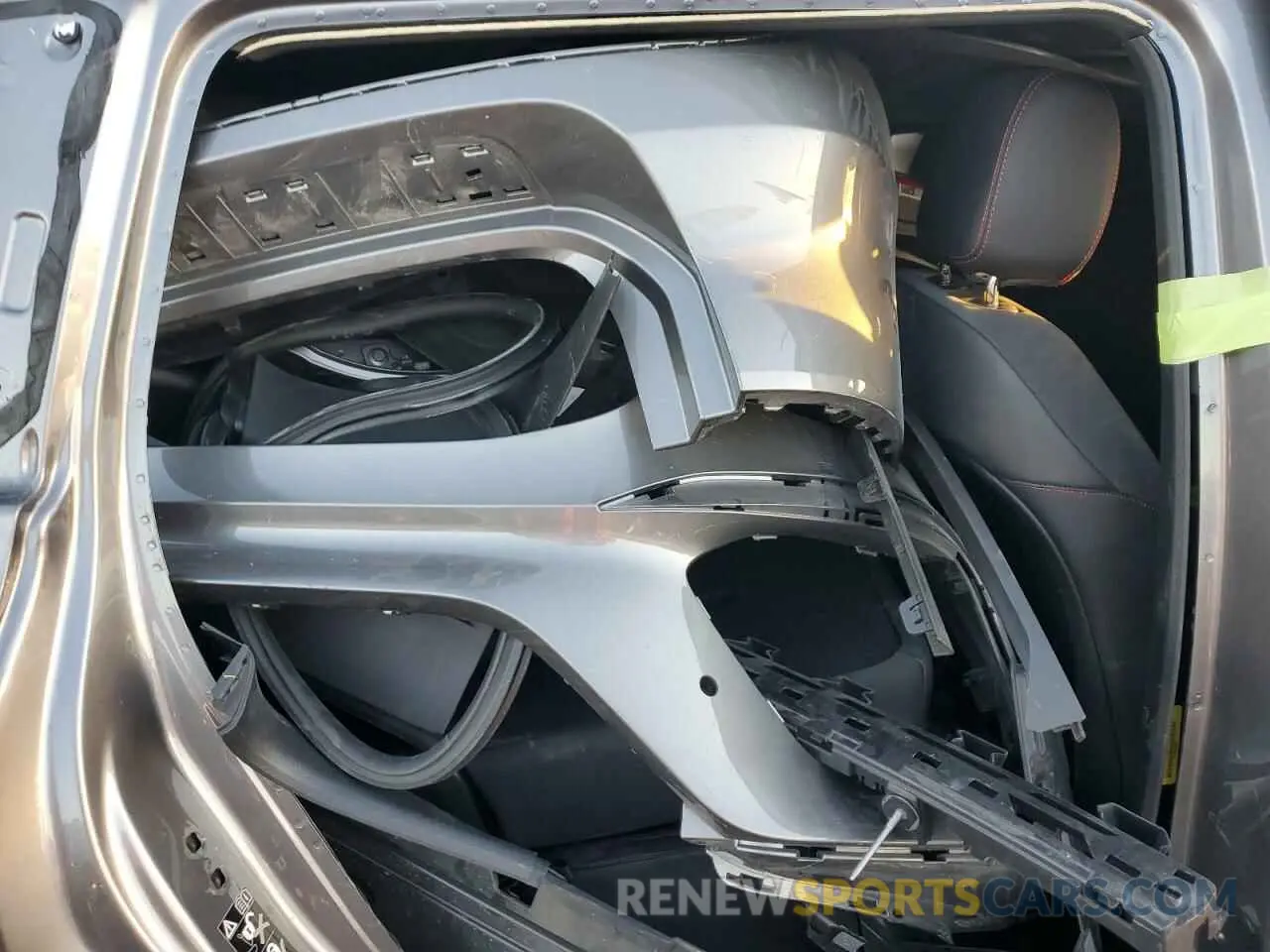 12 Photograph of a damaged car W1N4M4GB9LW015823 MERCEDES-BENZ GLB-CLASS 2020