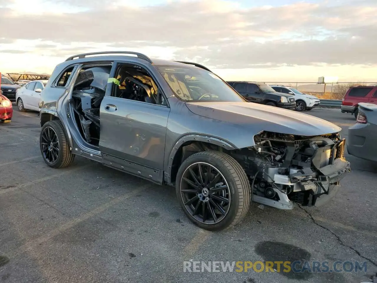 4 Photograph of a damaged car W1N4M4GB9LW015823 MERCEDES-BENZ GLB-CLASS 2020