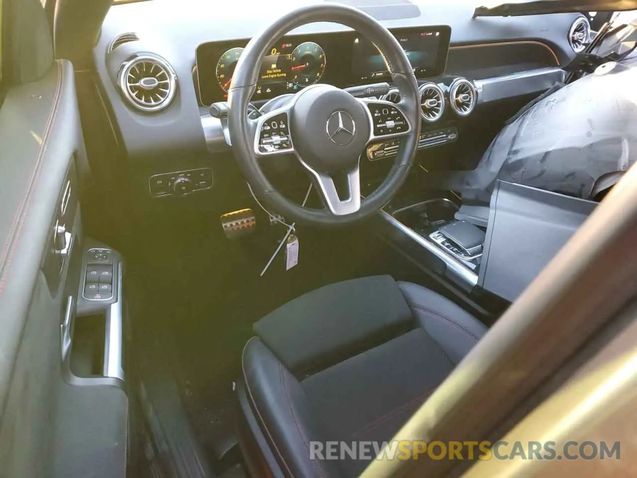 8 Photograph of a damaged car W1N4M4GB9LW015823 MERCEDES-BENZ GLB-CLASS 2020