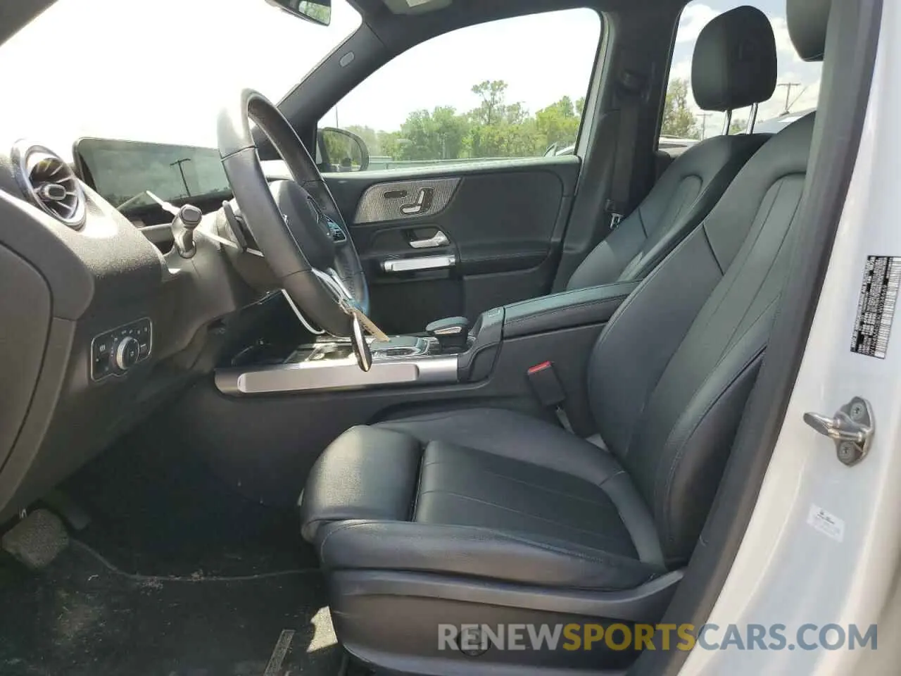 7 Photograph of a damaged car W1N4M4GBXLW034669 MERCEDES-BENZ GLB-CLASS 2020