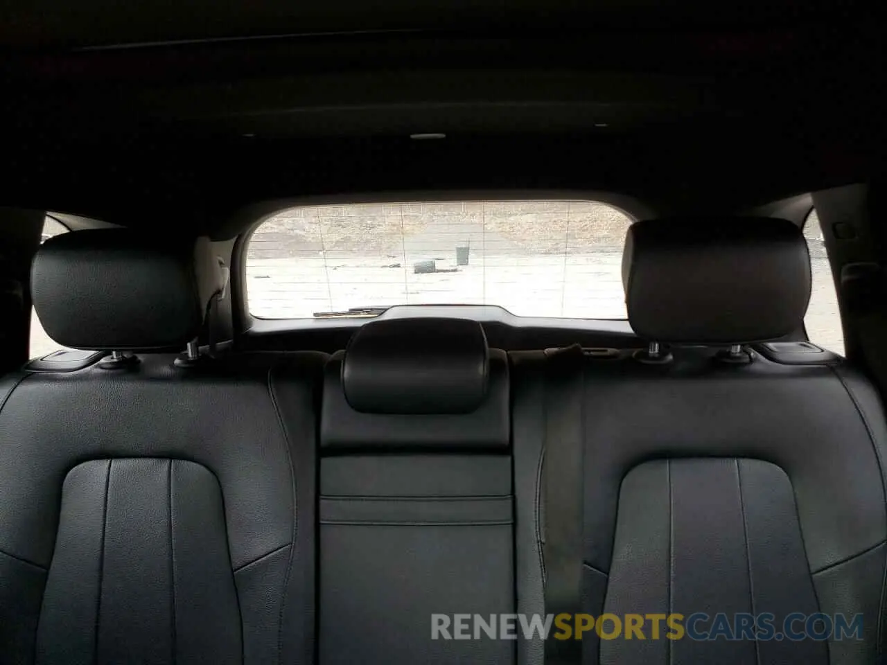 10 Photograph of a damaged car W1N4M4HB2LW016519 MERCEDES-BENZ GLB-CLASS 2020
