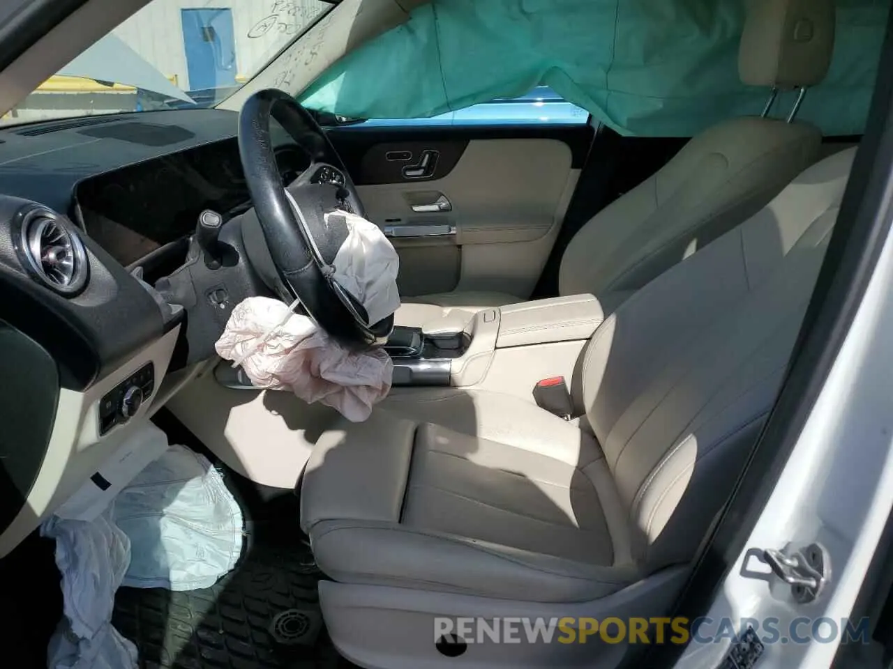 7 Photograph of a damaged car W1N4M4HB3LW033278 MERCEDES-BENZ GLB-CLASS 2020