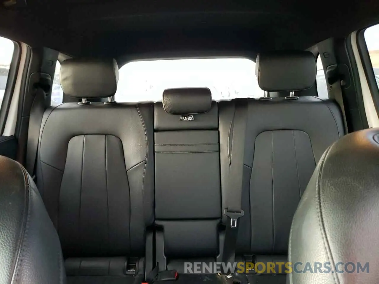 10 Фотография поврежденного автомобиля W1N4M4HB8LW043661 MERCEDES-BENZ GLB-CLASS 2020